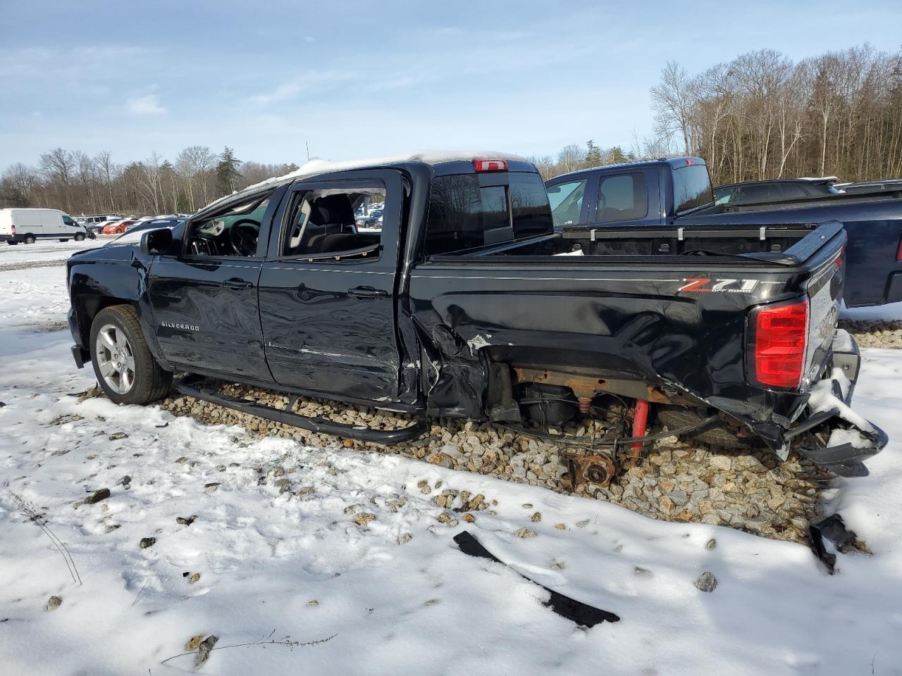 Photo 1 VIN: 3GCUKREC9JG174679 - CHEVROLET SILVERADO 