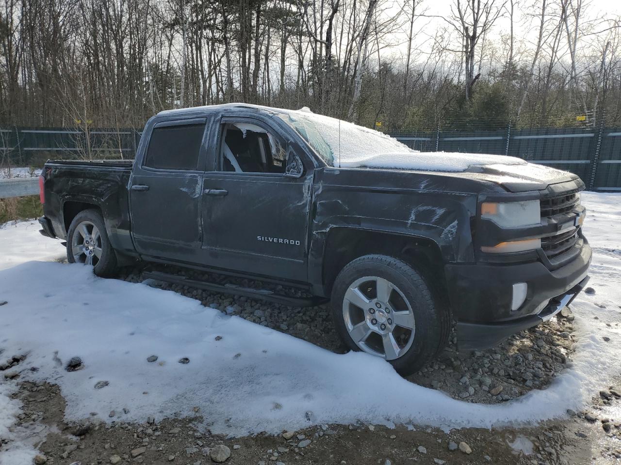 Photo 3 VIN: 3GCUKREC9JG174679 - CHEVROLET SILVERADO 