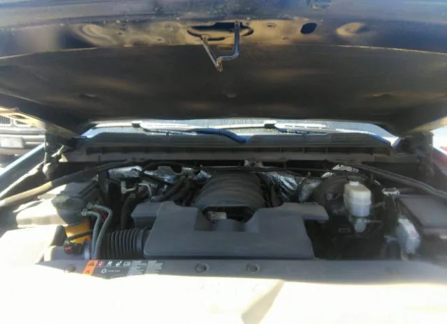 Photo 9 VIN: 3GCUKREC9JG230300 - CHEVROLET SILVERADO 1500 