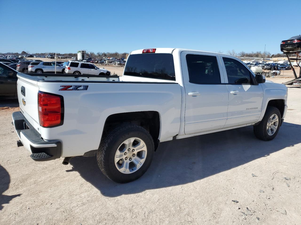 Photo 2 VIN: 3GCUKREC9JG398597 - CHEVROLET SILVERADO 