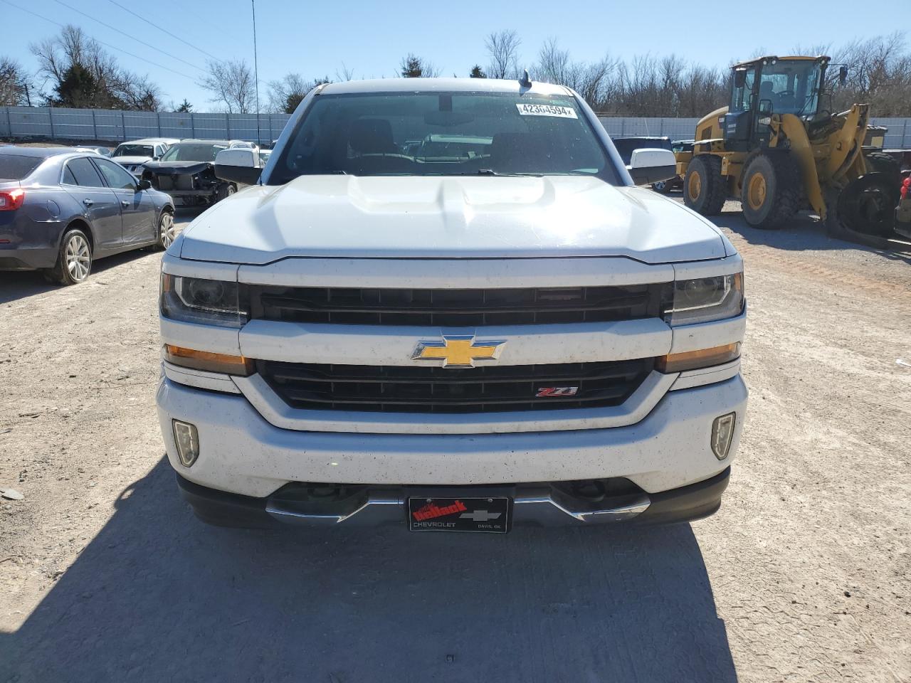 Photo 4 VIN: 3GCUKREC9JG398597 - CHEVROLET SILVERADO 