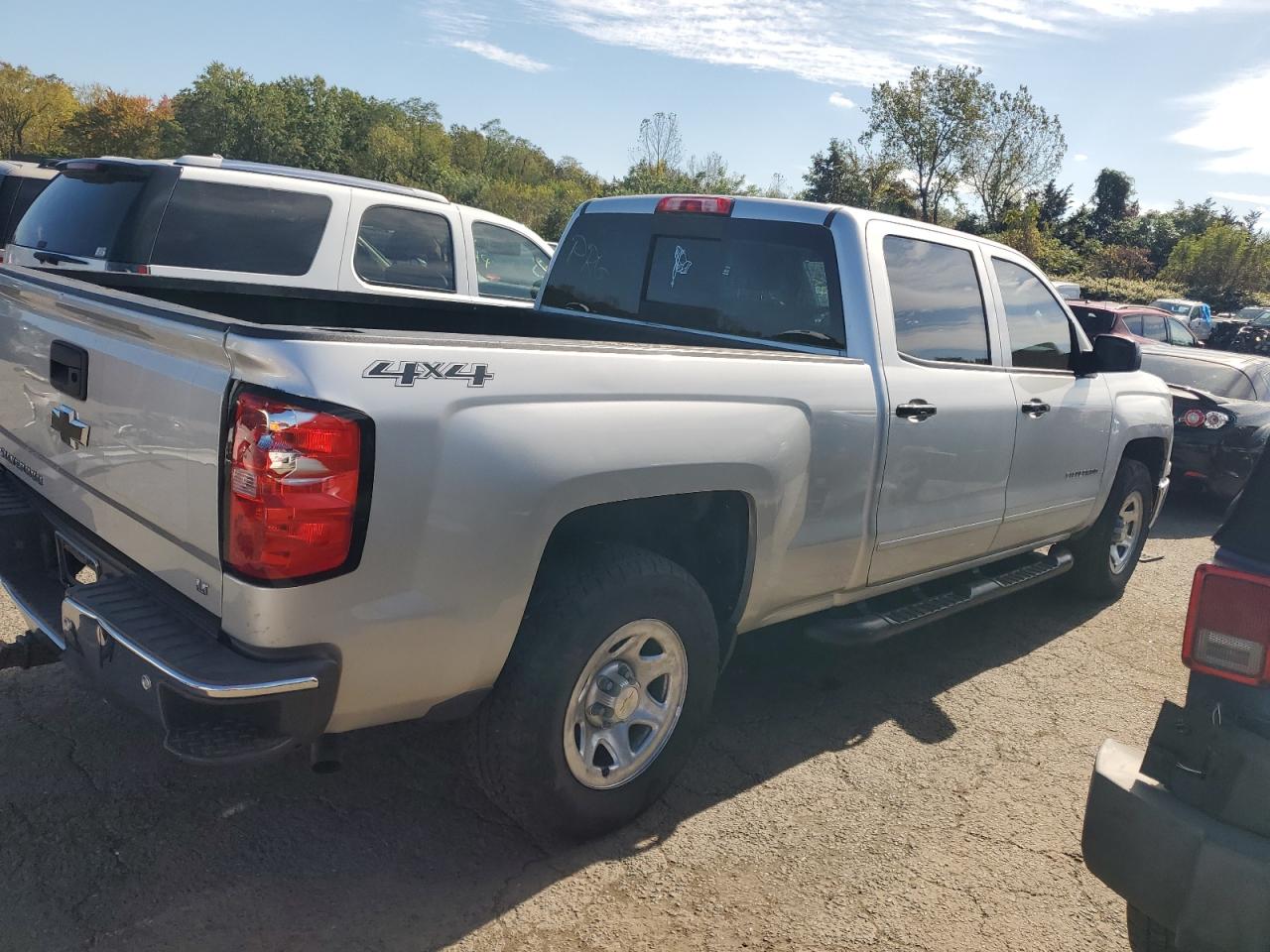 Photo 2 VIN: 3GCUKRECXFG231835 - CHEVROLET SILVERADO 