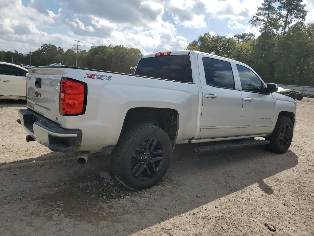 Photo 2 VIN: 3GCUKRECXGG217225 - CHEVROLET SILVERADO 