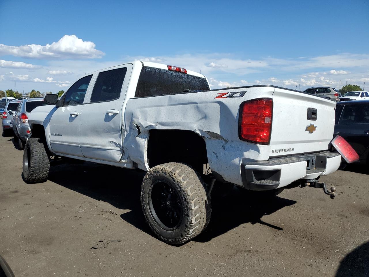 Photo 1 VIN: 3GCUKRECXJG211108 - CHEVROLET SILVERADO 