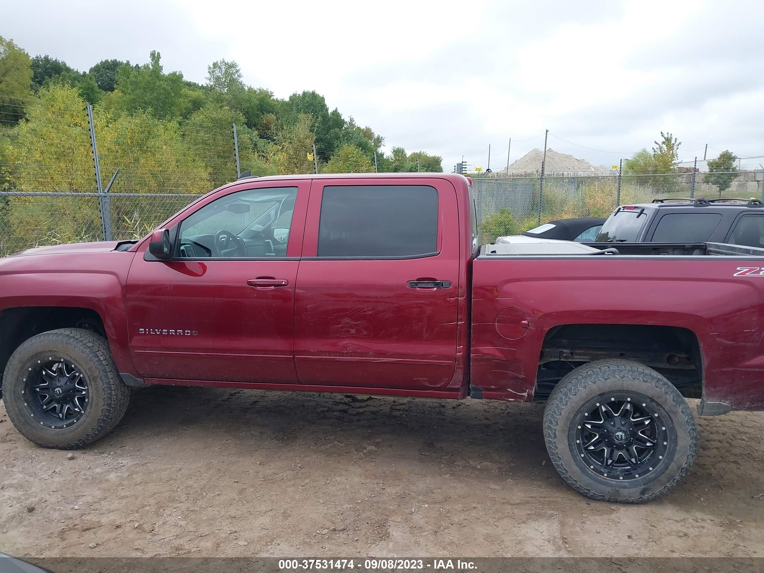 Photo 13 VIN: 3GCUKREH0GG319175 - CHEVROLET SILVERADO 