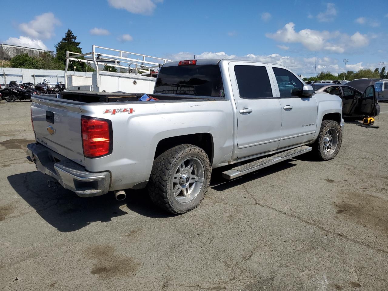 Photo 2 VIN: 3GCUKREH5FG392766 - CHEVROLET SILVERADO 