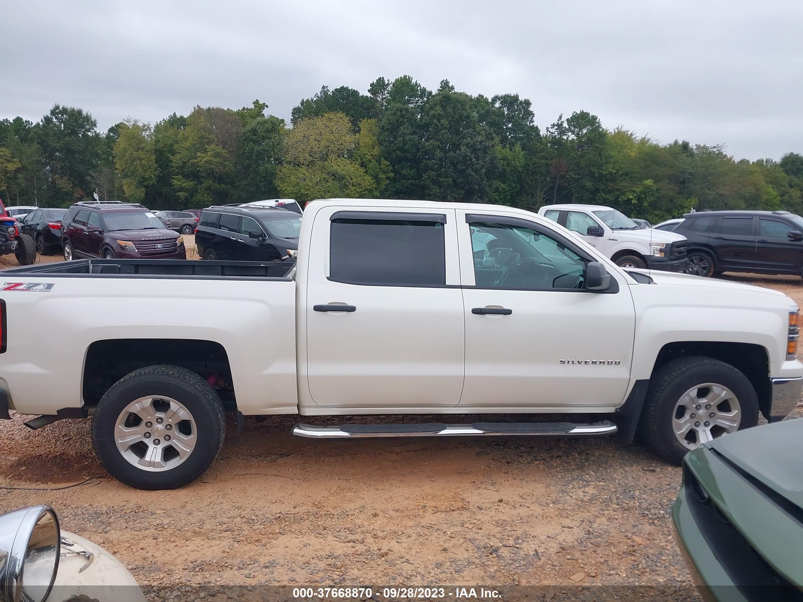 Photo 12 VIN: 3GCUKREH7EG423918 - CHEVROLET SILVERADO 