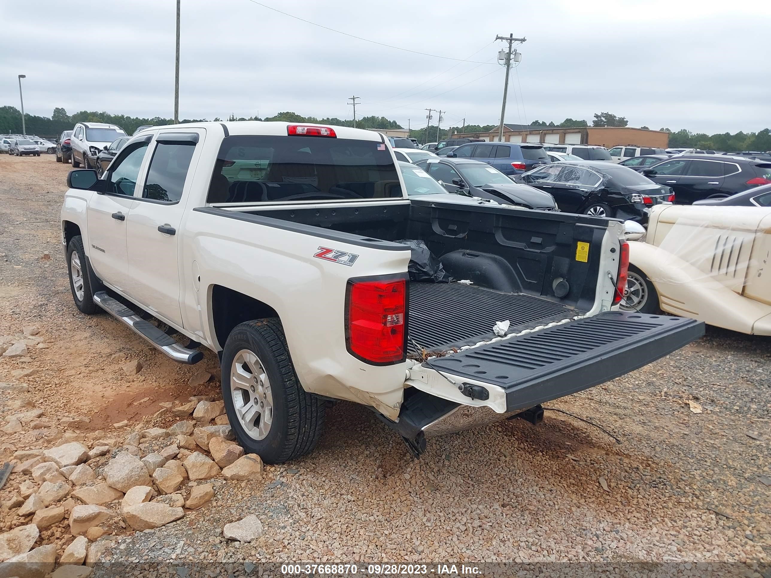 Photo 2 VIN: 3GCUKREH7EG423918 - CHEVROLET SILVERADO 