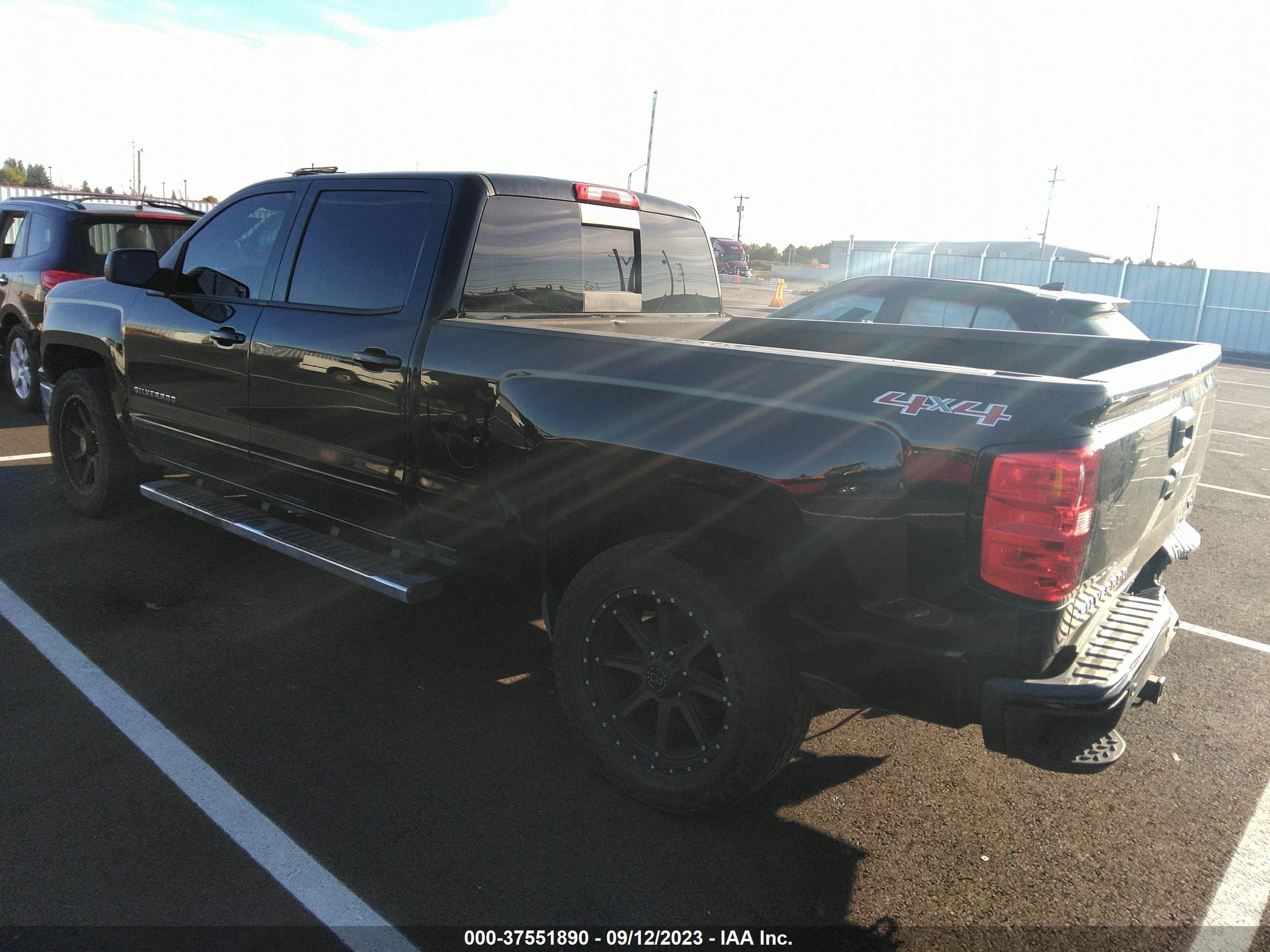 Photo 2 VIN: 3GCUKREH9FG347636 - CHEVROLET SILVERADO 