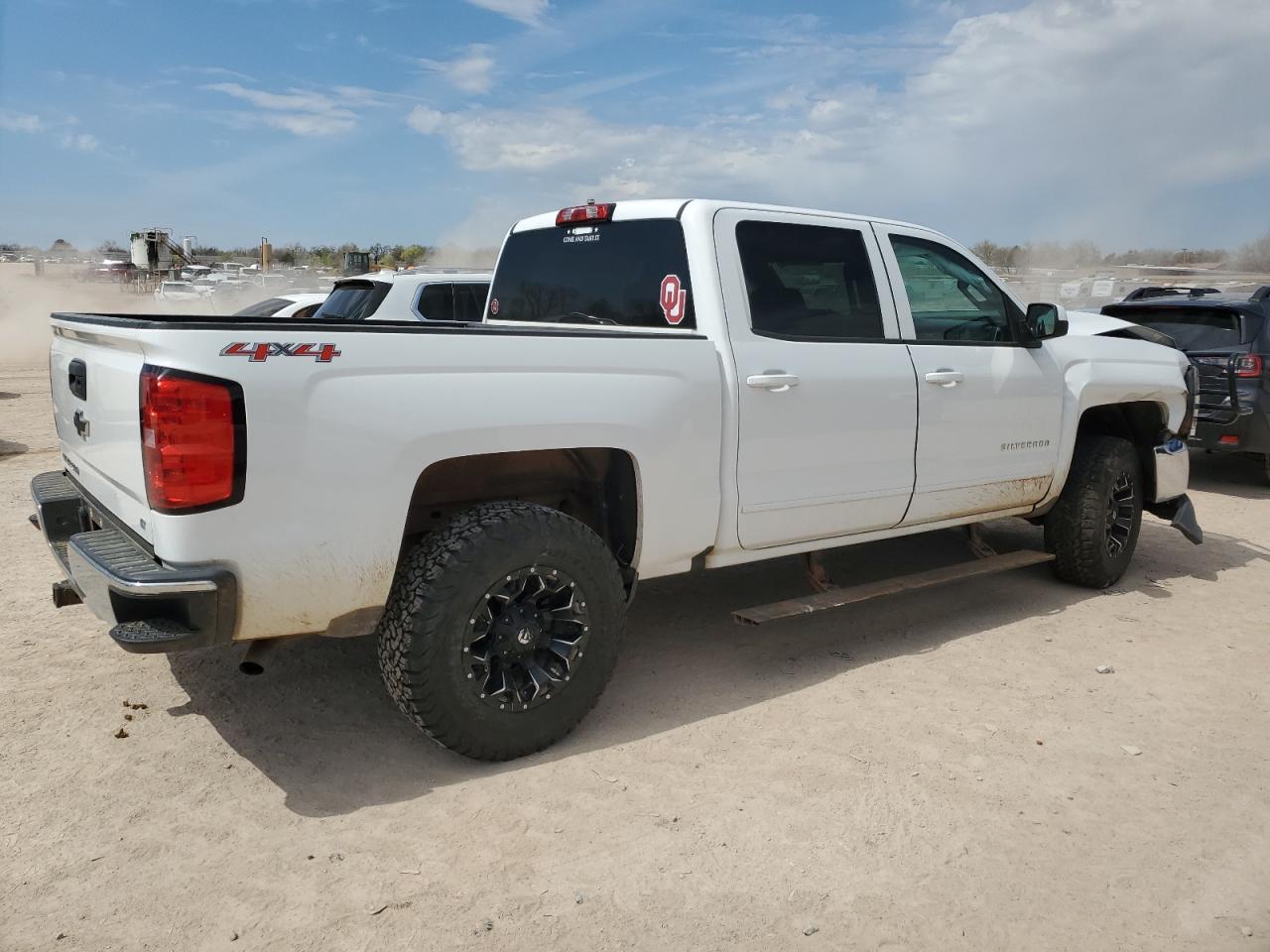 Photo 2 VIN: 3GCUKRER3HG462972 - CHEVROLET SILVERADO 