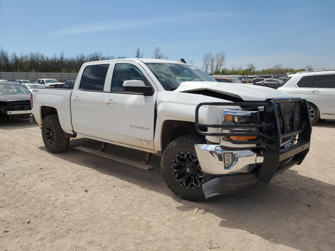 Photo 3 VIN: 3GCUKRER3HG462972 - CHEVROLET SILVERADO 