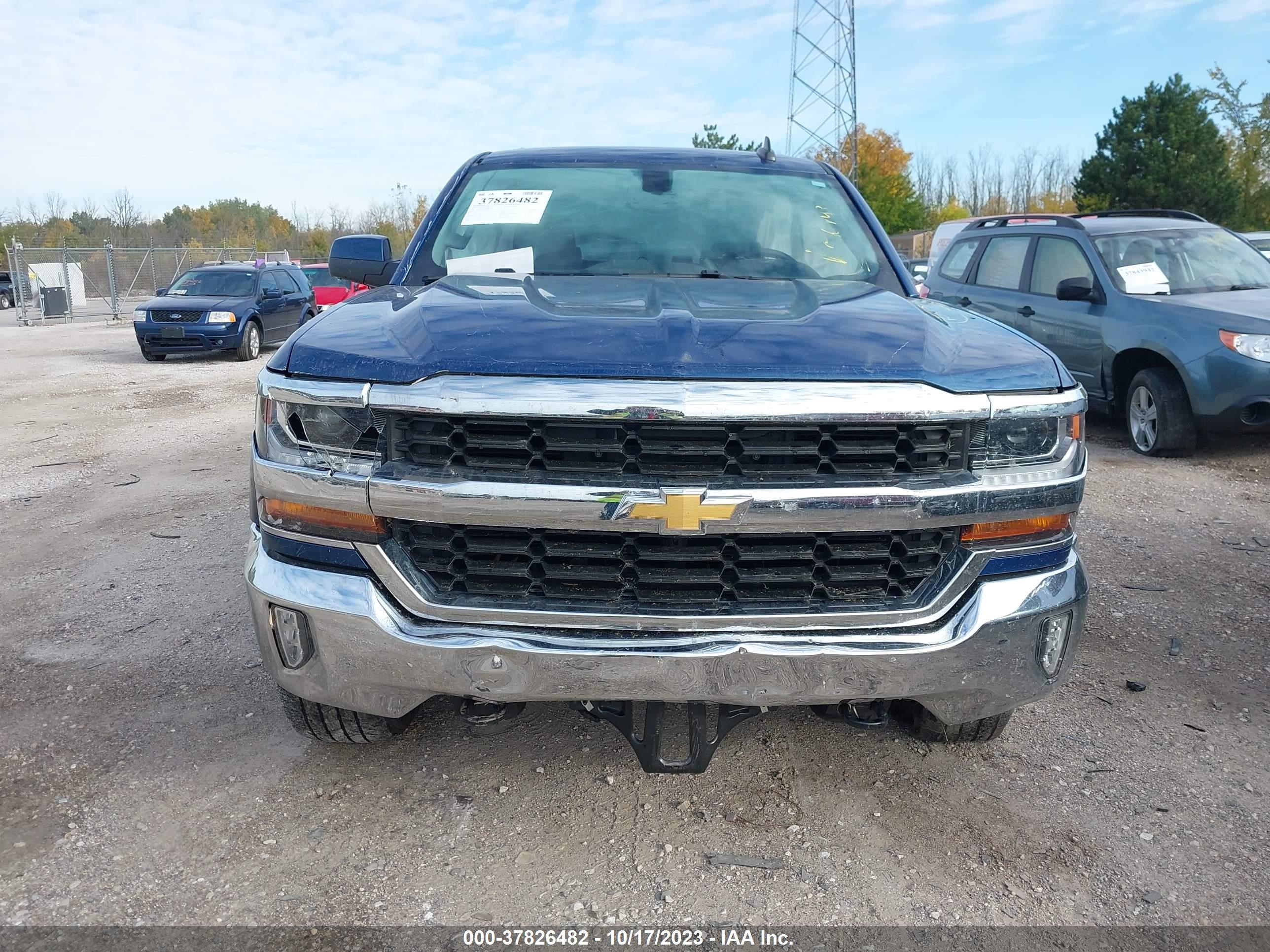 Photo 11 VIN: 3GCUKRER9JG406198 - CHEVROLET SILVERADO 