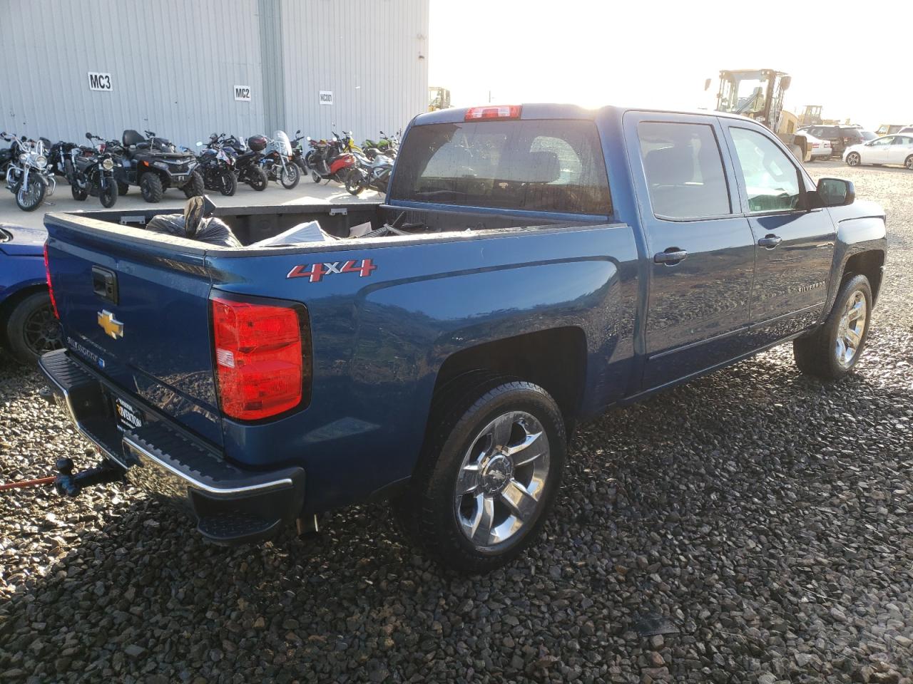 Photo 2 VIN: 3GCUKRERXJG365158 - CHEVROLET SILVERADO 