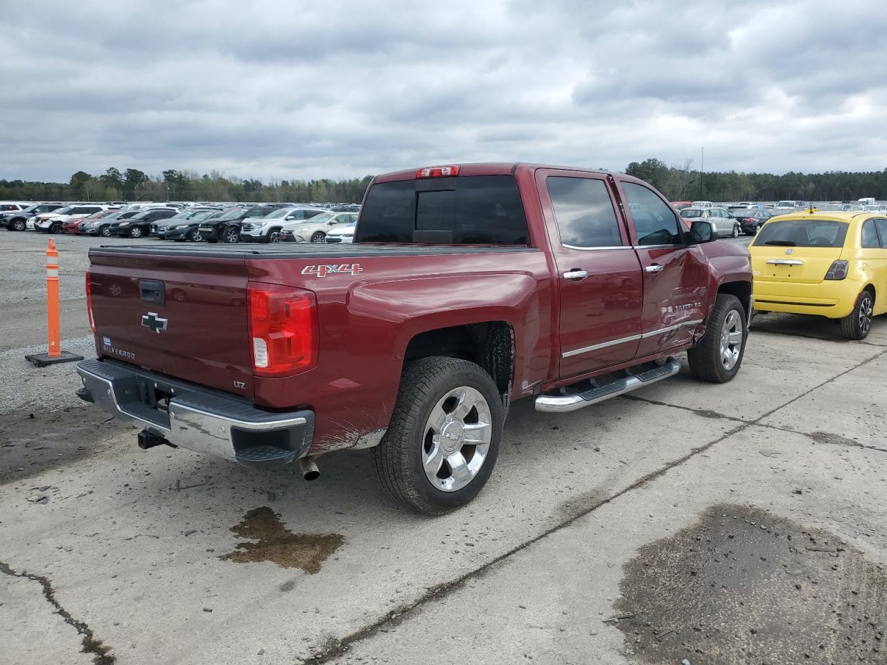 Photo 2 VIN: 3GCUKSEC0GG235708 - CHEVROLET SILVERADO 