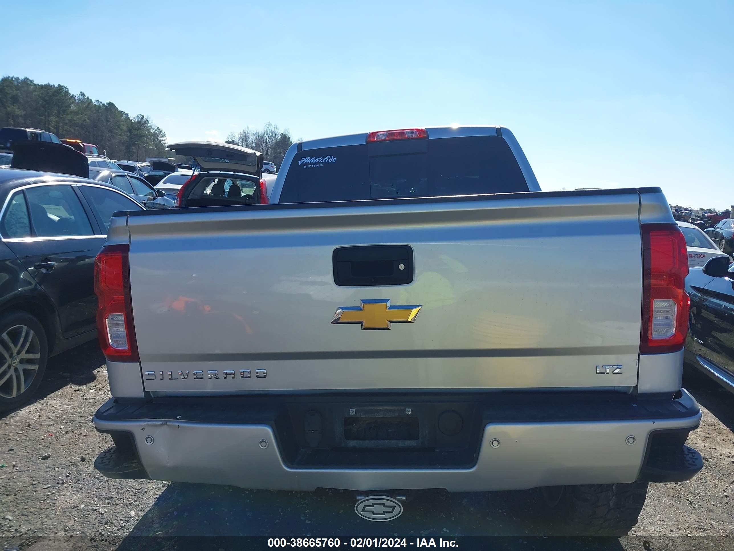 Photo 15 VIN: 3GCUKSEC0HG319805 - CHEVROLET SILVERADO 