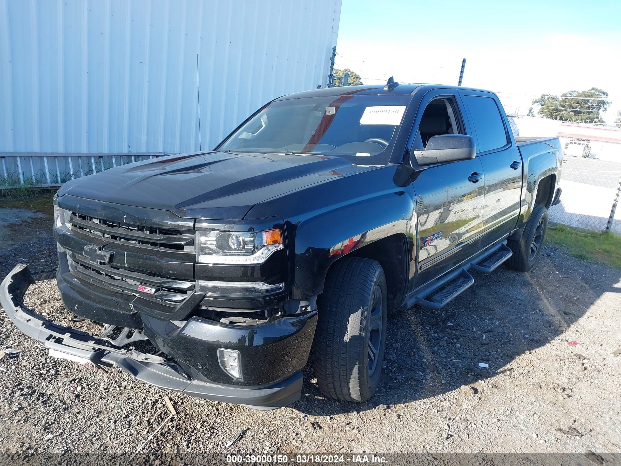 Photo 1 VIN: 3GCUKSEC0JG142923 - CHEVROLET SILVERADO 