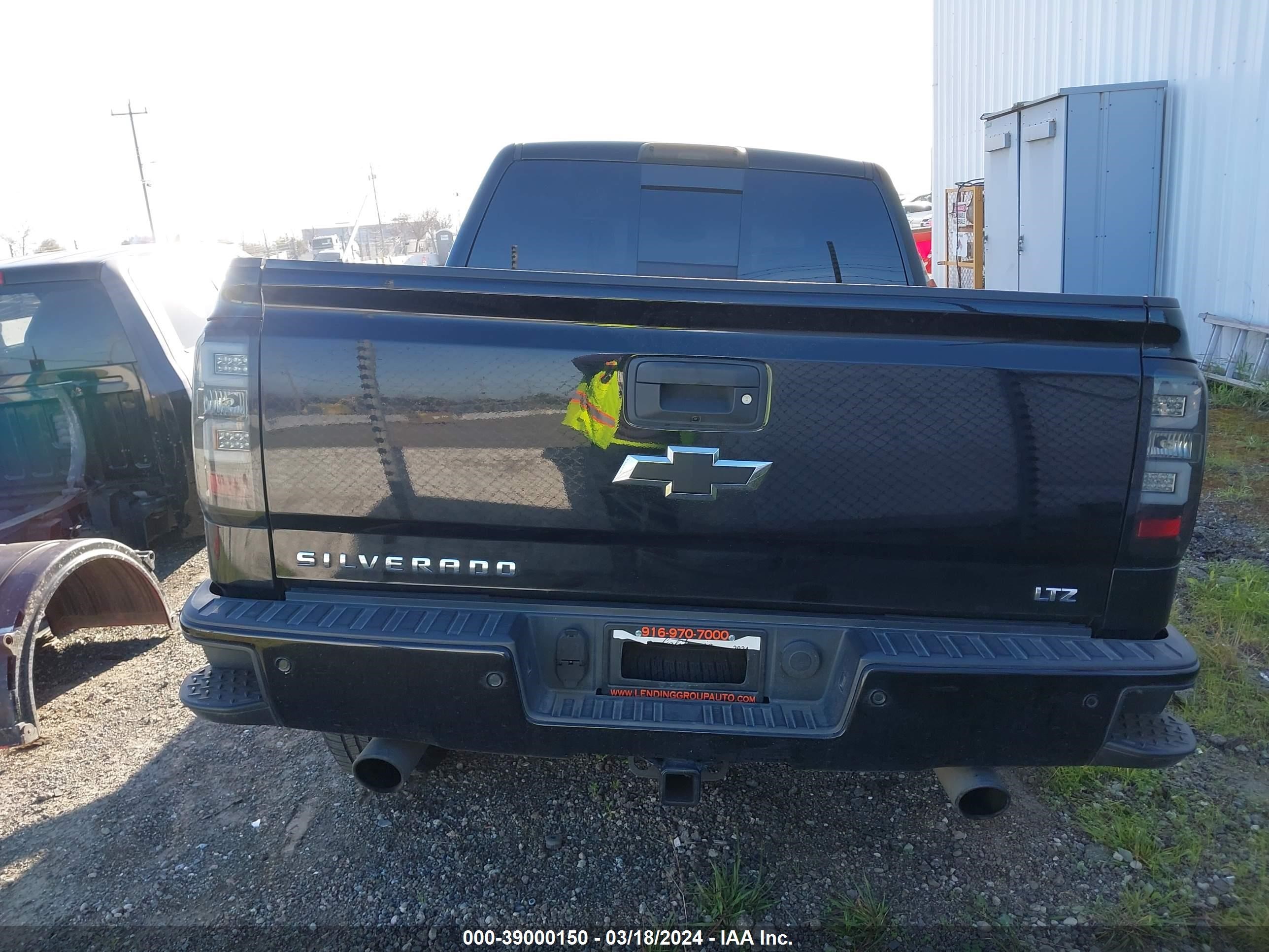 Photo 16 VIN: 3GCUKSEC0JG142923 - CHEVROLET SILVERADO 