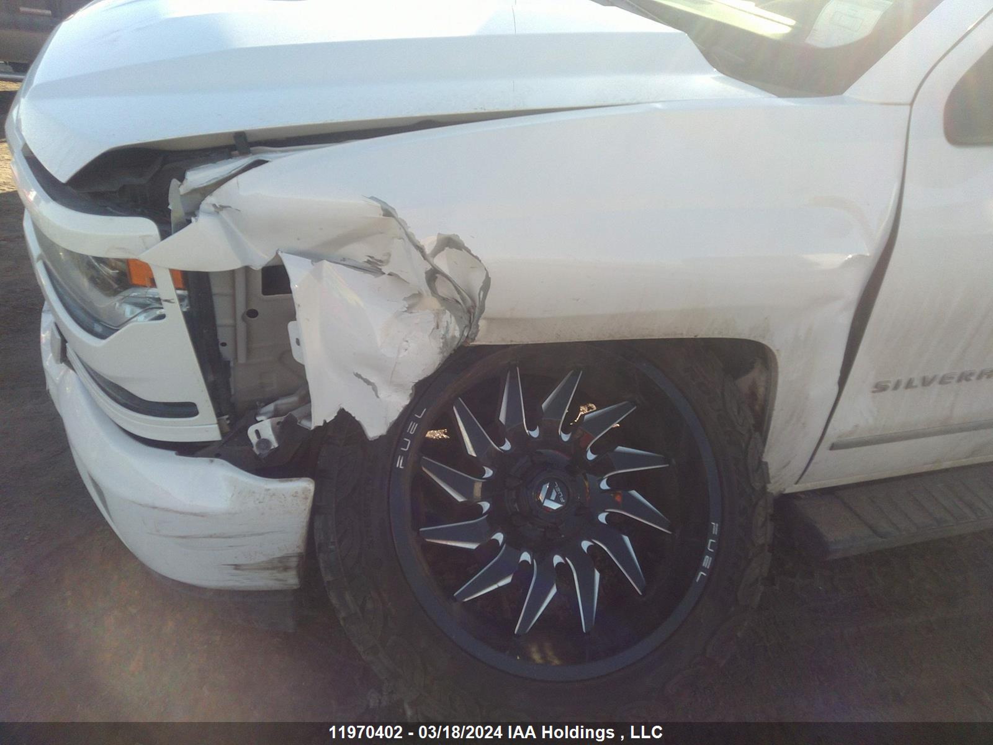 Photo 5 VIN: 3GCUKSEC1JG352477 - CHEVROLET SILVERADO 