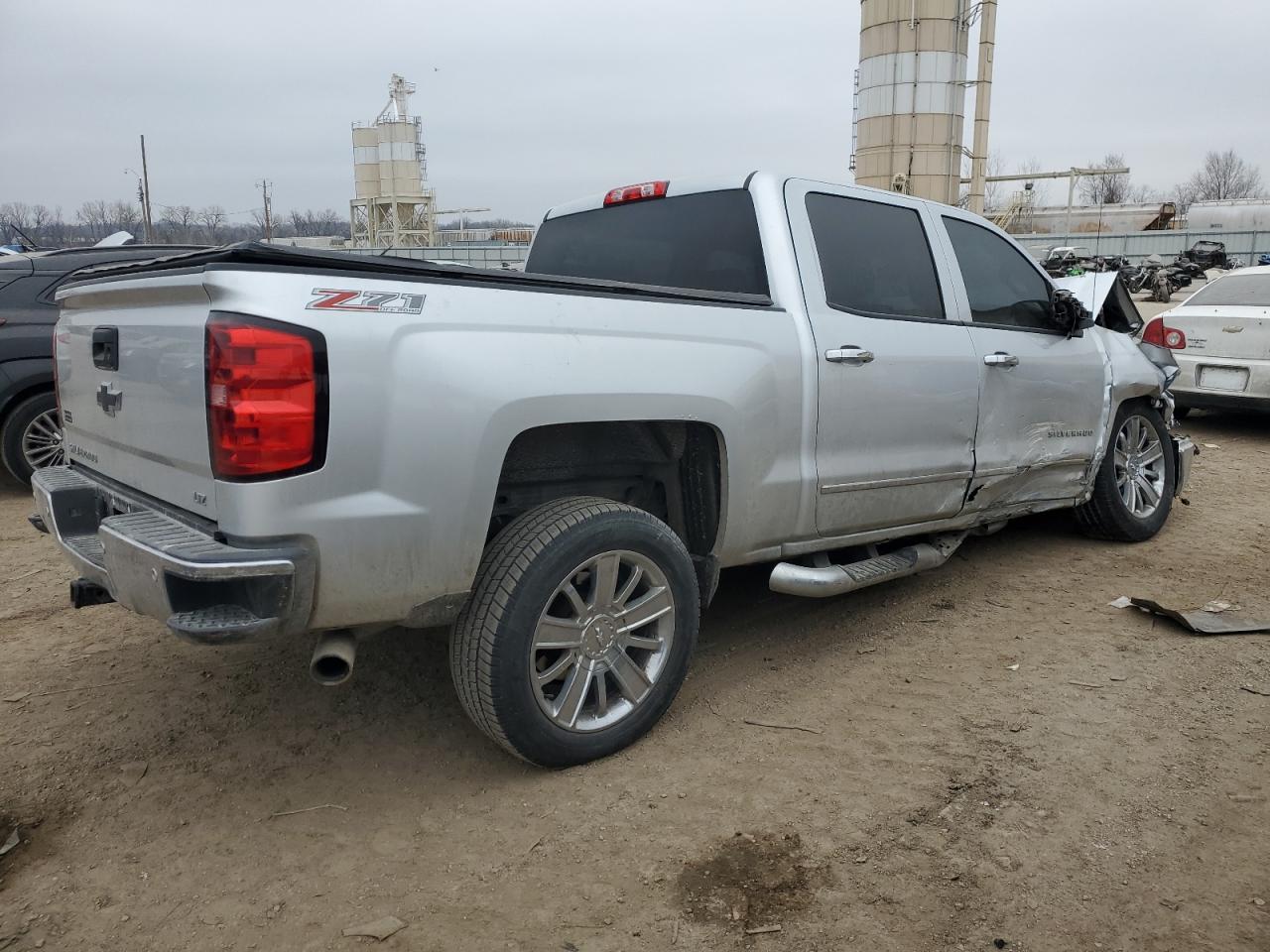 Photo 2 VIN: 3GCUKSEC2EG293669 - CHEVROLET SILVERADO 