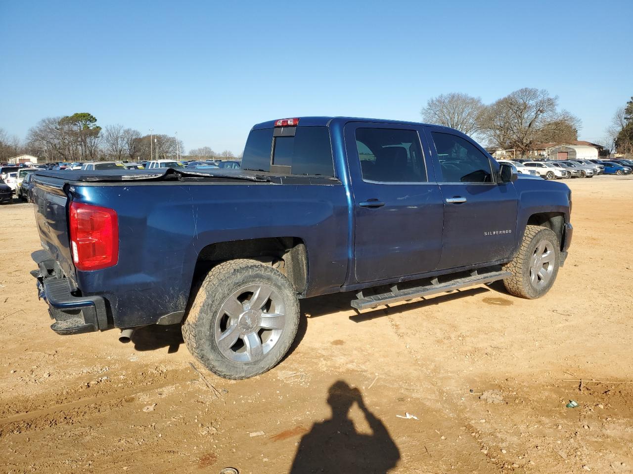 Photo 2 VIN: 3GCUKSEC2GG303586 - CHEVROLET SILVERADO 