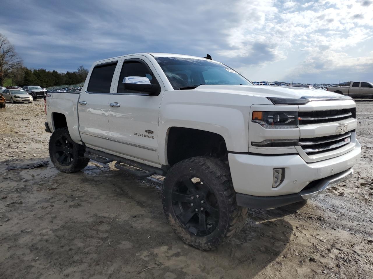 Photo 3 VIN: 3GCUKSEC2JG112774 - CHEVROLET SILVERADO 