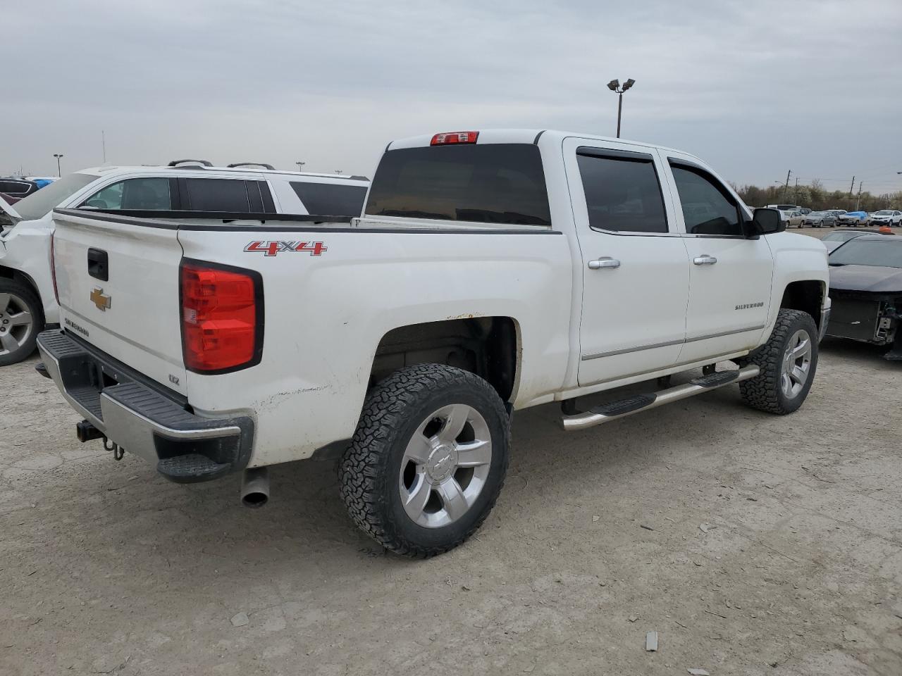 Photo 2 VIN: 3GCUKSEC3EG312357 - CHEVROLET SILVERADO 