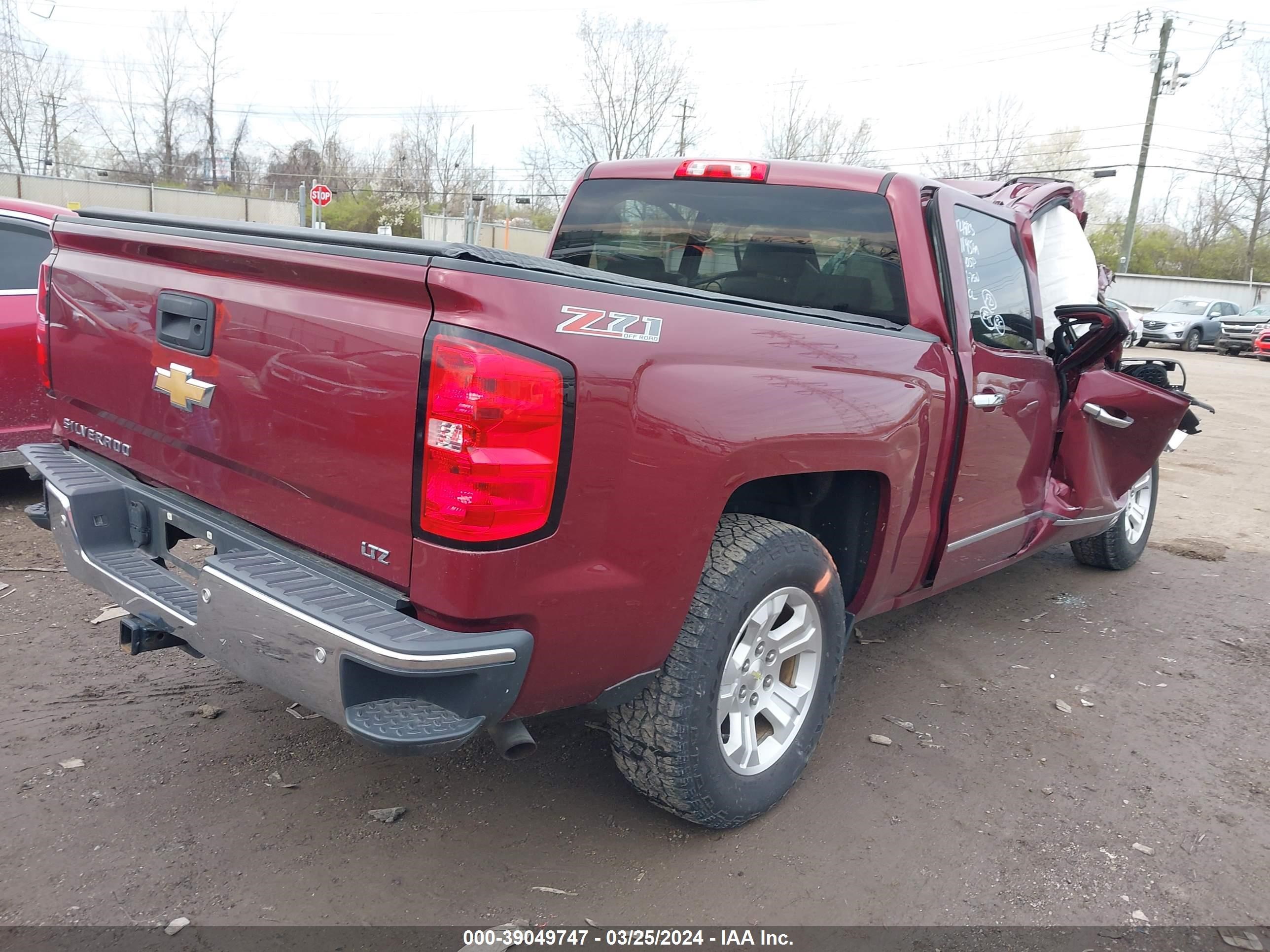 Photo 3 VIN: 3GCUKSEC3EG317722 - CHEVROLET SILVERADO 