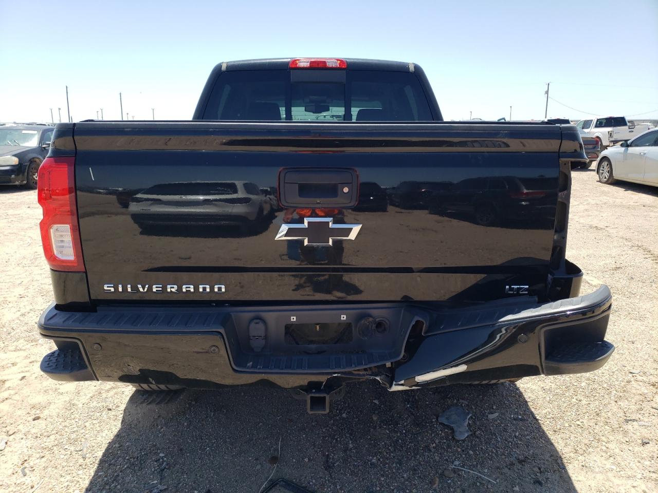 Photo 5 VIN: 3GCUKSEC3GG327301 - CHEVROLET SILVERADO 