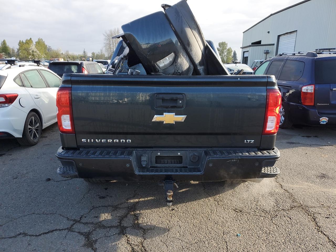 Photo 5 VIN: 3GCUKSEC3JG145038 - CHEVROLET SILVERADO 