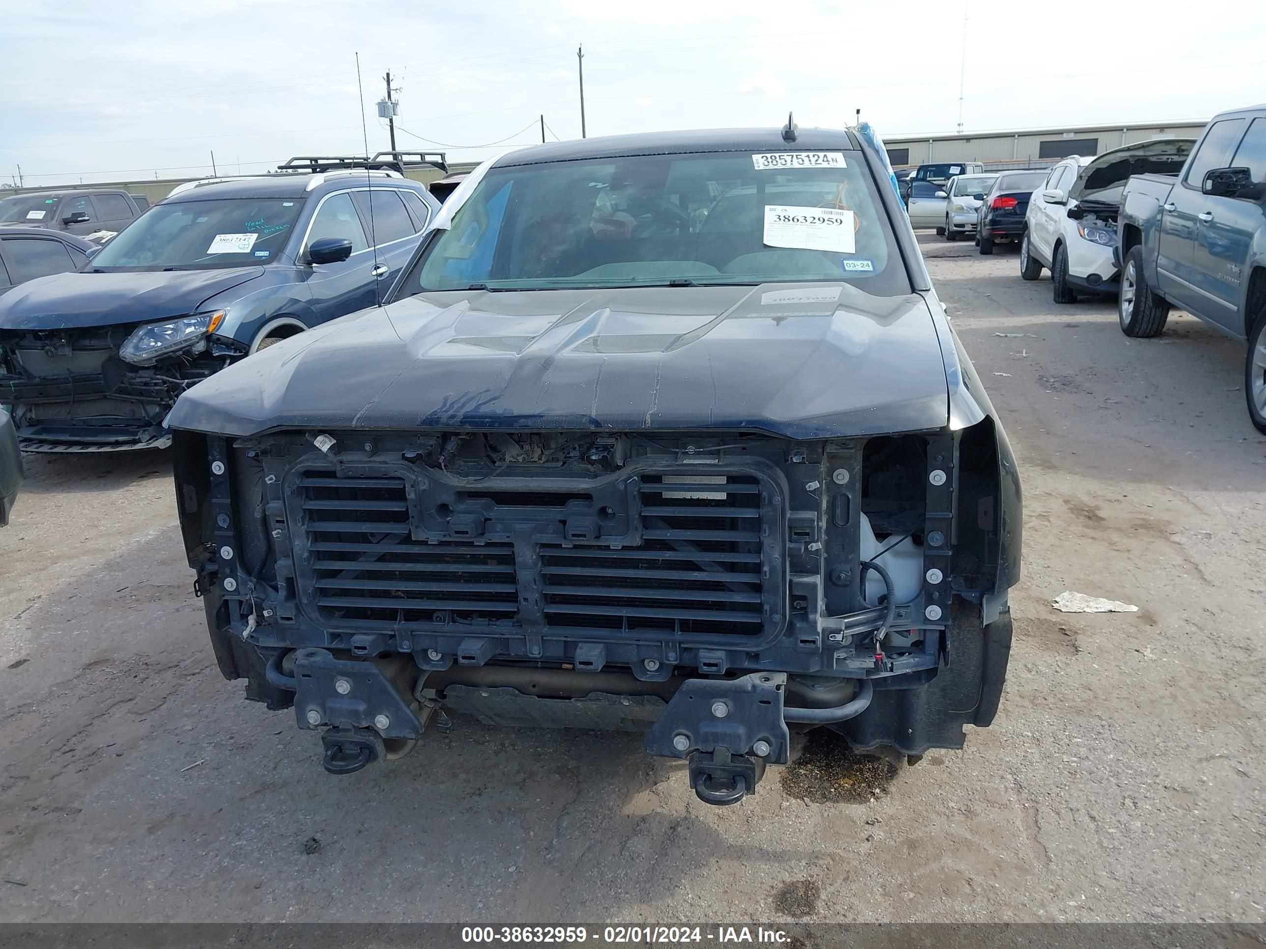 Photo 10 VIN: 3GCUKSEC4JG326388 - CHEVROLET SILVERADO 