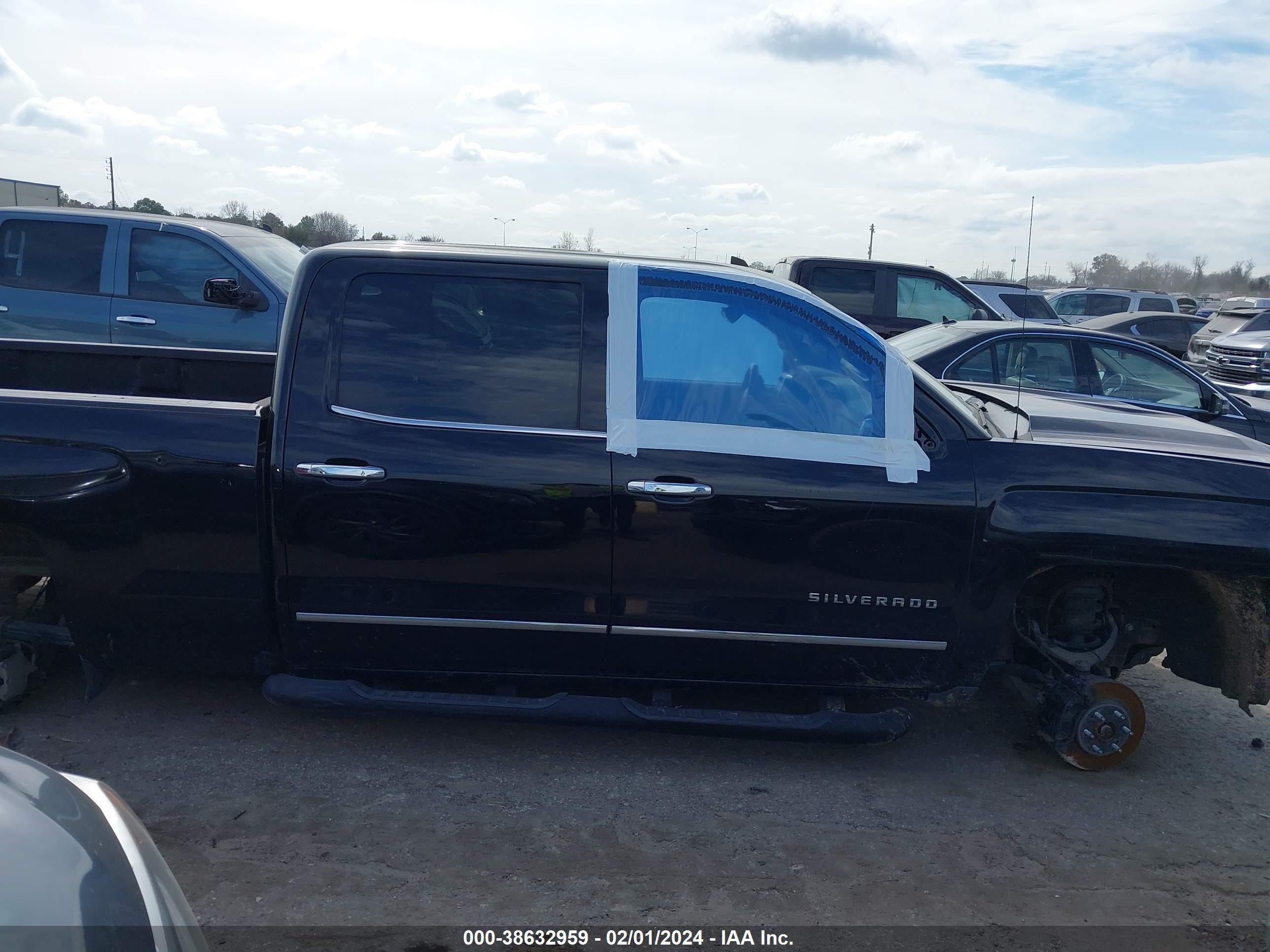 Photo 11 VIN: 3GCUKSEC4JG326388 - CHEVROLET SILVERADO 