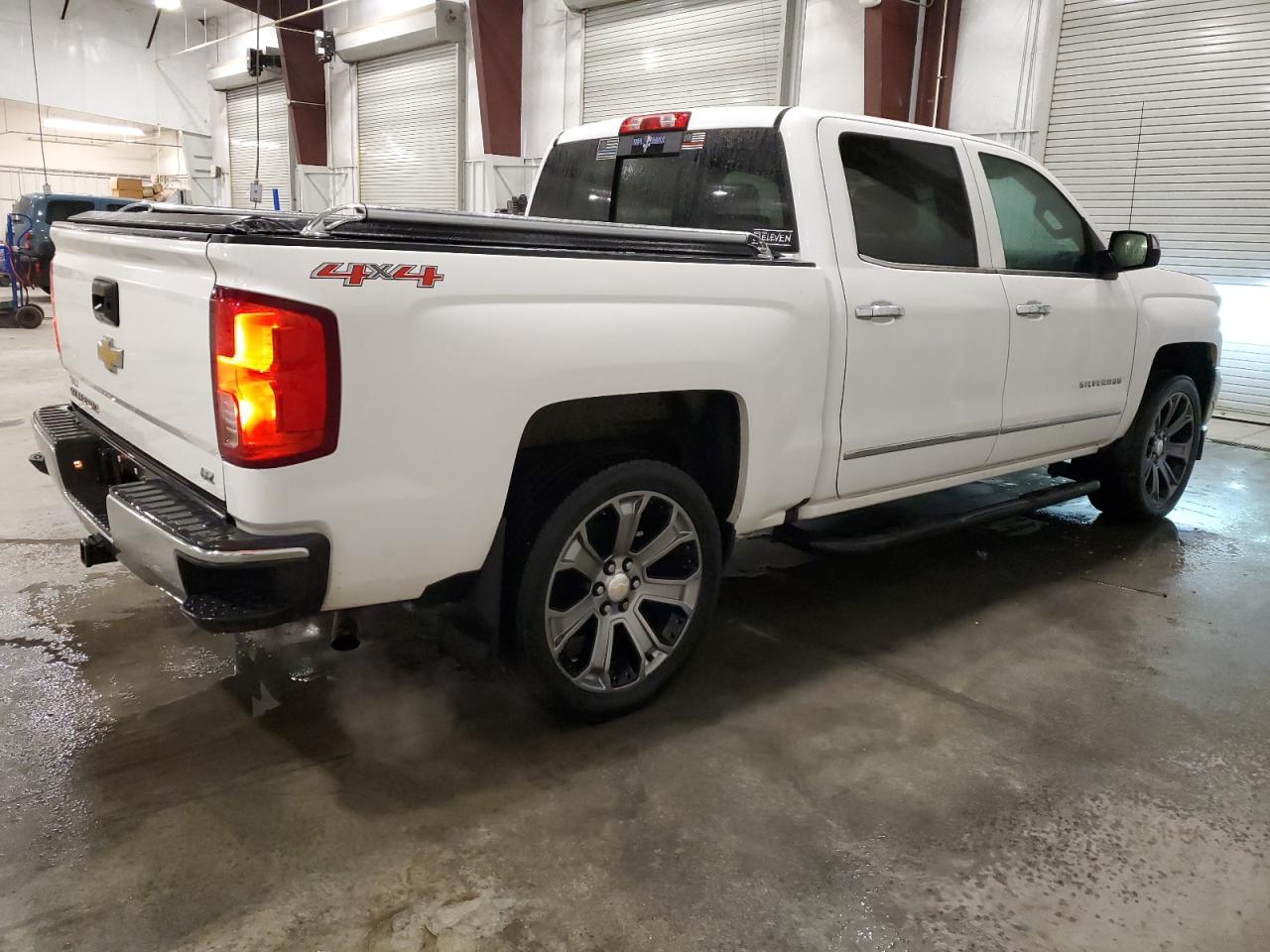 Photo 2 VIN: 3GCUKSEC5GG186084 - CHEVROLET SILVERADO 