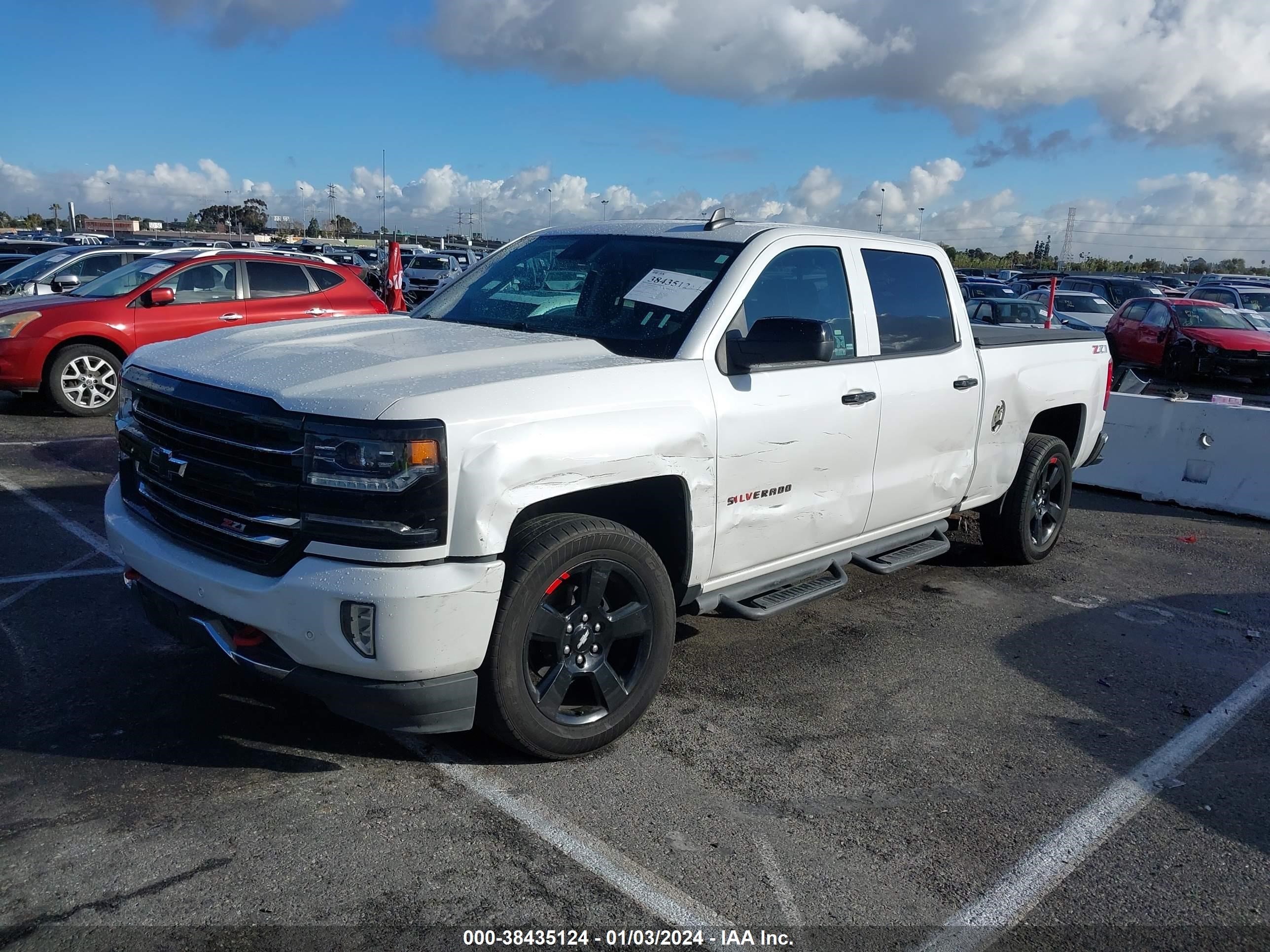 Photo 1 VIN: 3GCUKSEC5JG215249 - CHEVROLET SILVERADO 