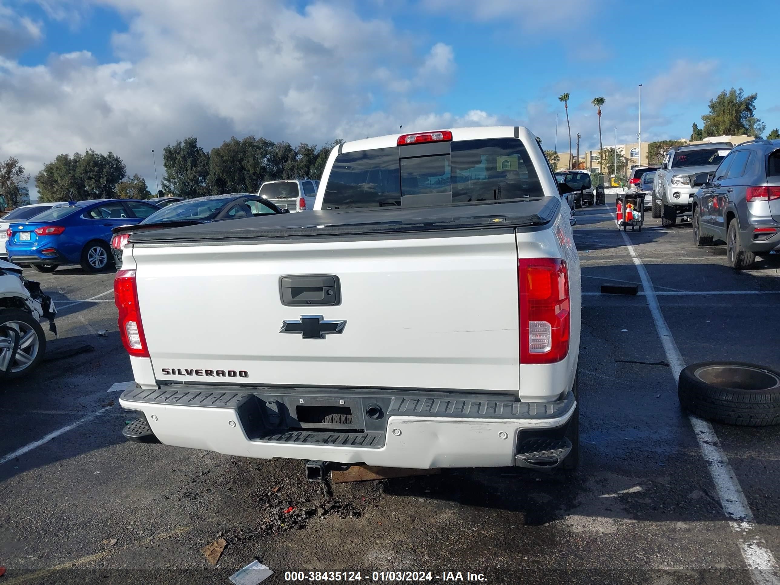 Photo 15 VIN: 3GCUKSEC5JG215249 - CHEVROLET SILVERADO 