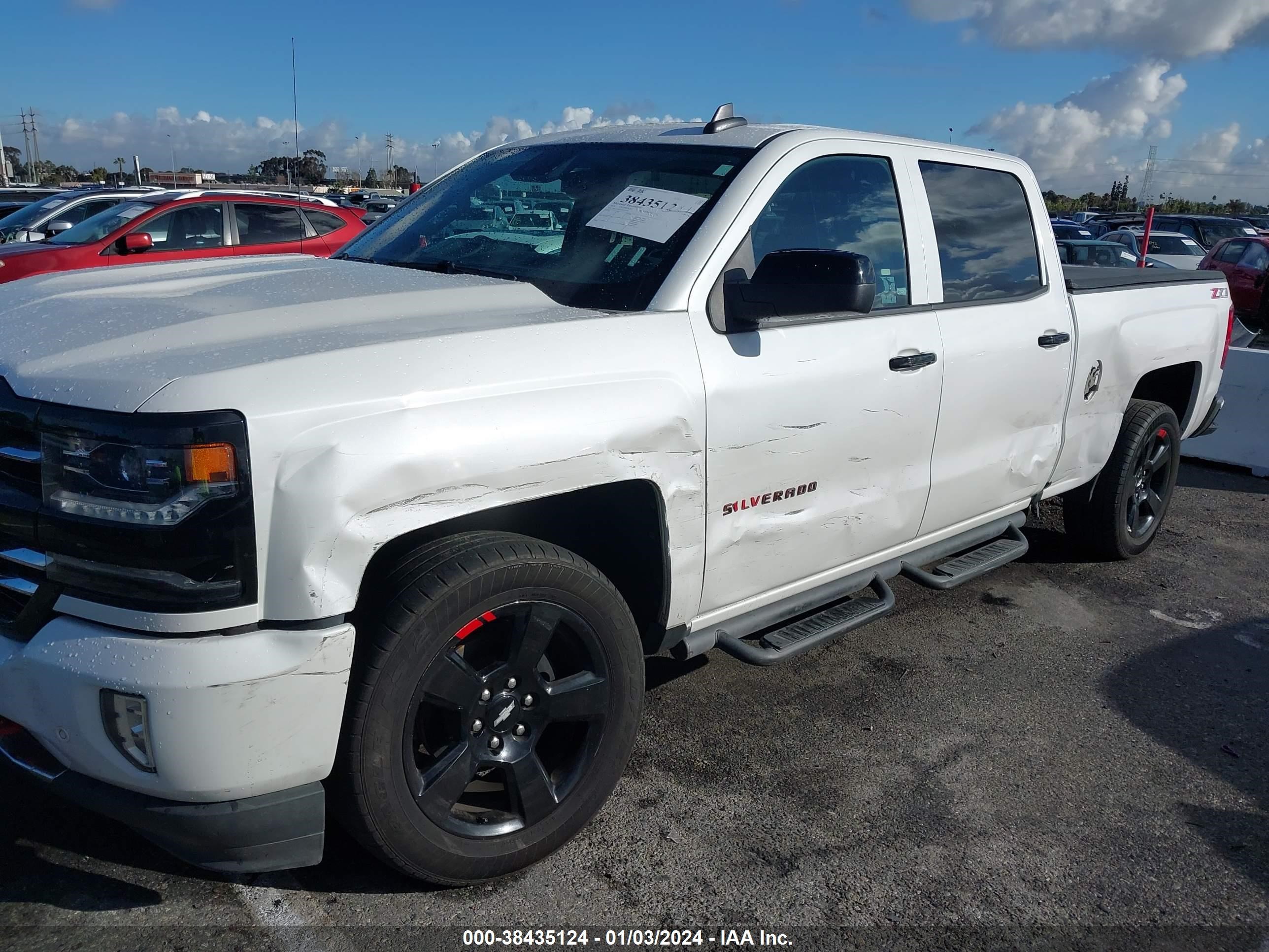 Photo 5 VIN: 3GCUKSEC5JG215249 - CHEVROLET SILVERADO 