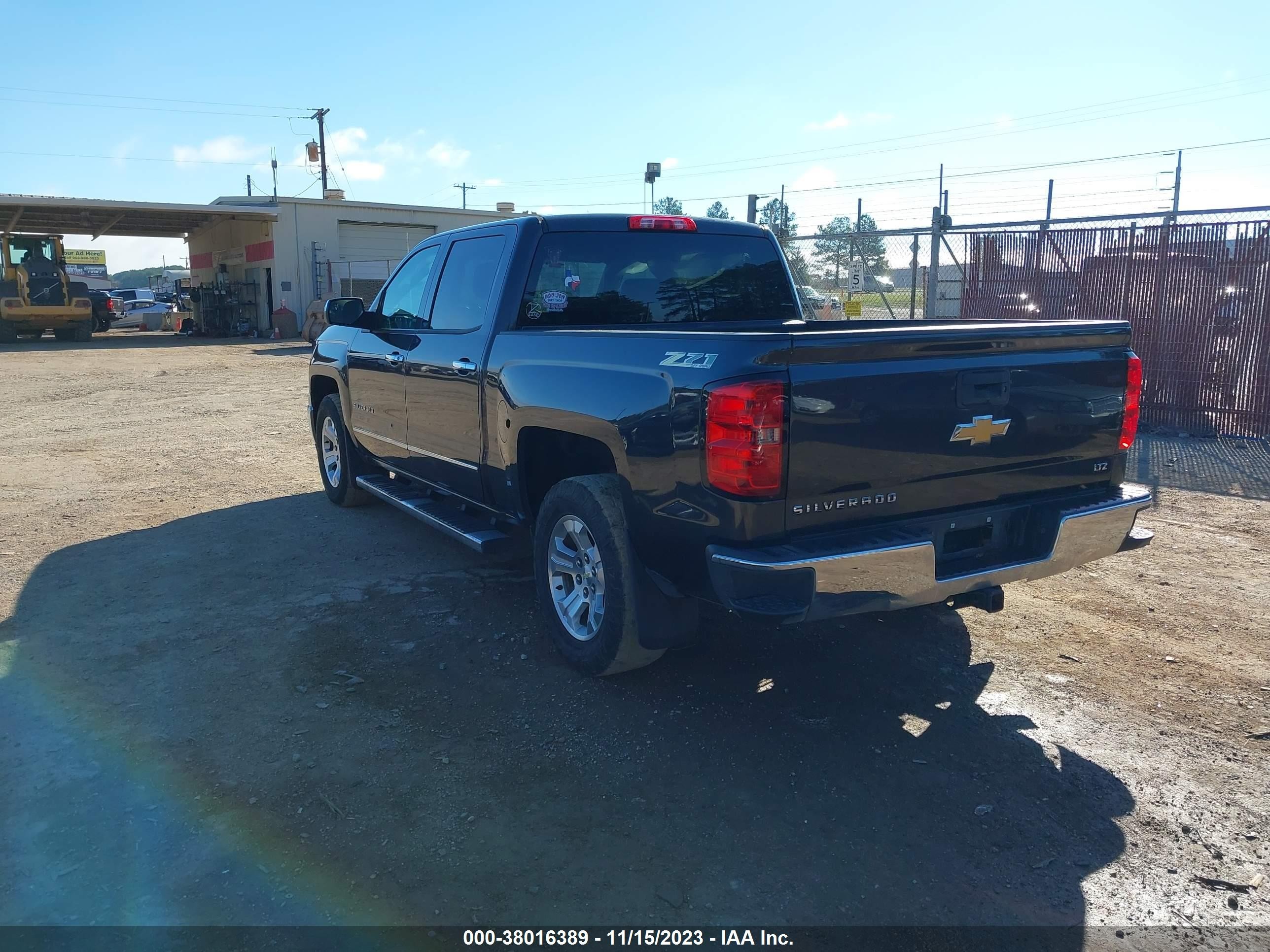 Photo 2 VIN: 3GCUKSEC6EG335955 - CHEVROLET SILVERADO 