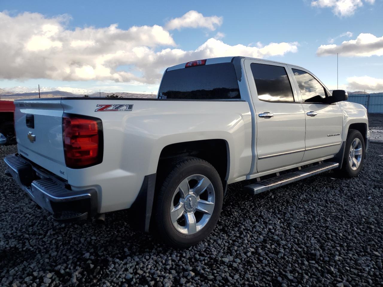 Photo 2 VIN: 3GCUKSEC7EG365918 - CHEVROLET SILVERADO 