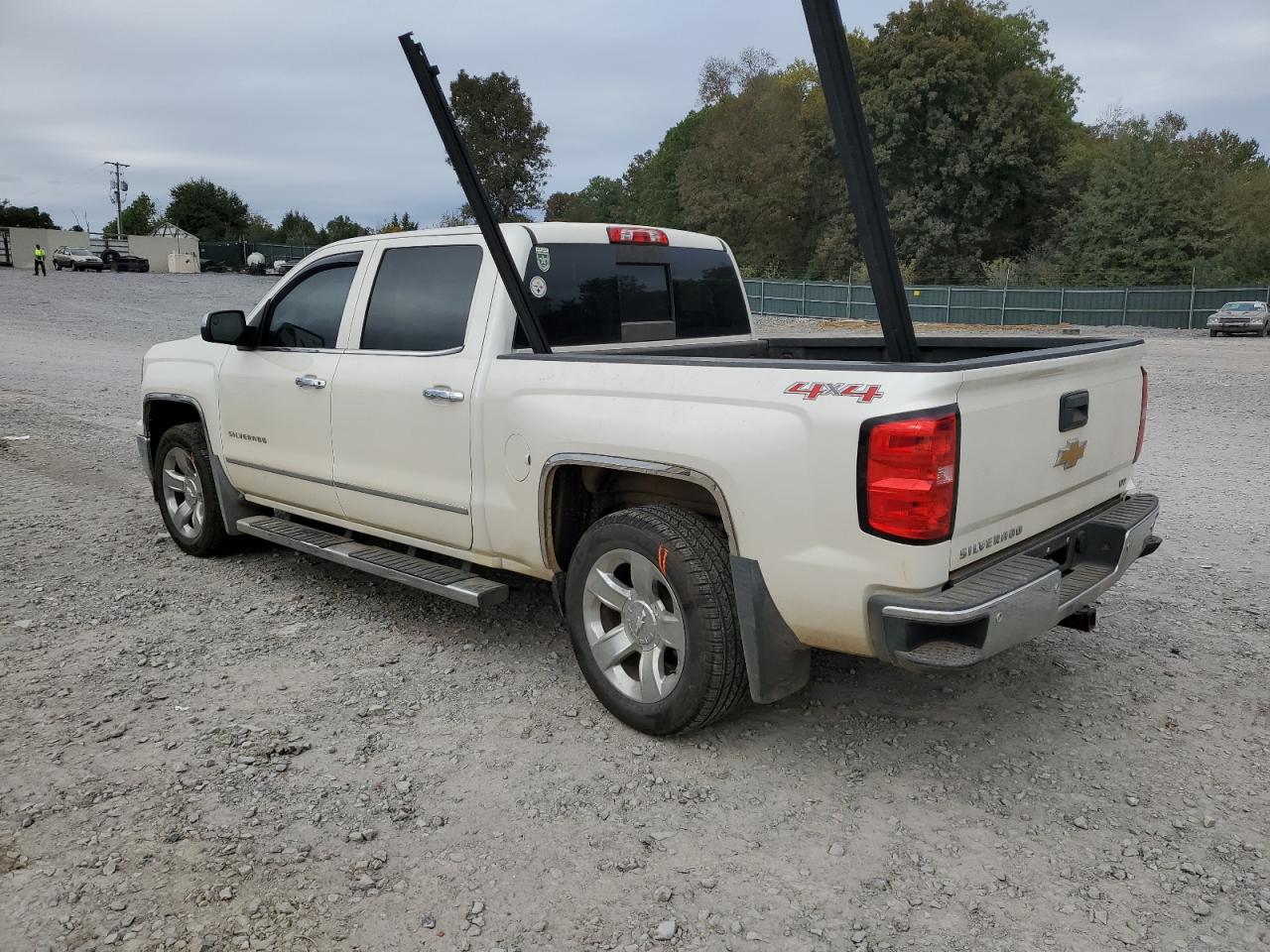 Photo 1 VIN: 3GCUKSEC7FG266419 - CHEVROLET SILVERADO 