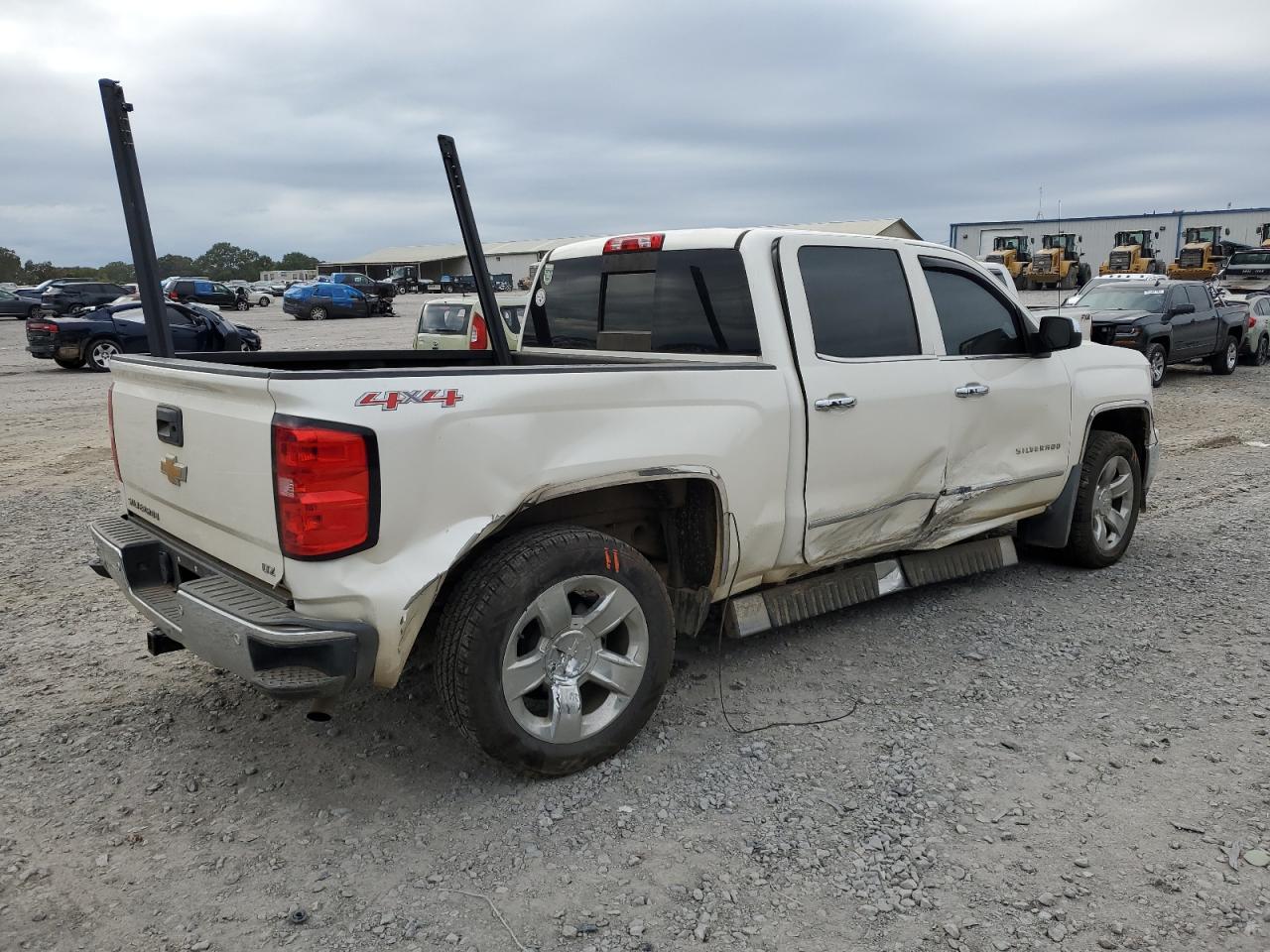 Photo 2 VIN: 3GCUKSEC7FG266419 - CHEVROLET SILVERADO 