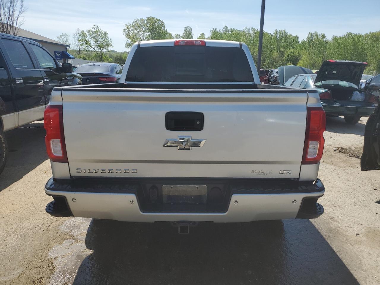 Photo 5 VIN: 3GCUKSEC7JG277669 - CHEVROLET SILVERADO 