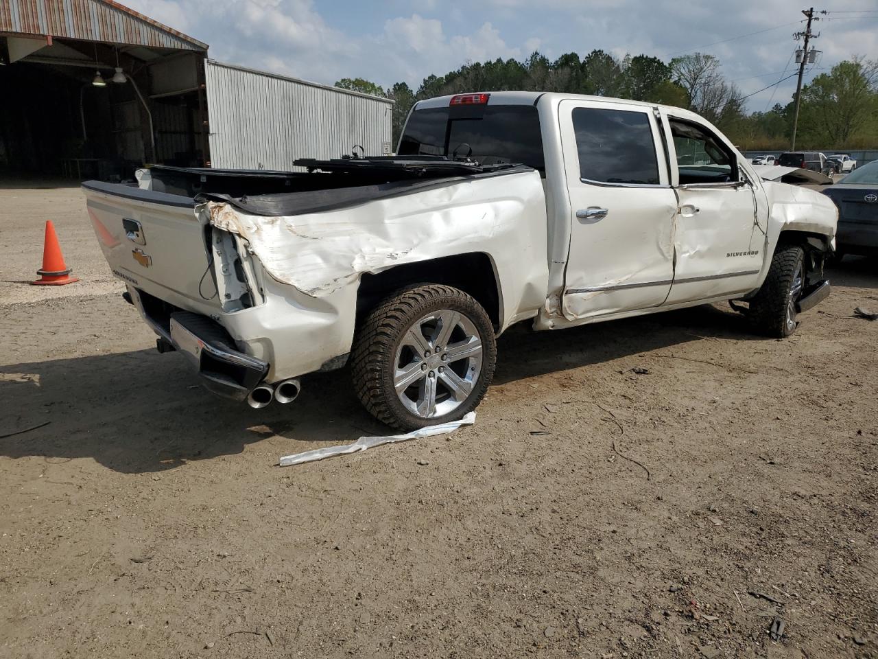 Photo 2 VIN: 3GCUKSEC8EG499899 - CHEVROLET SILVERADO 