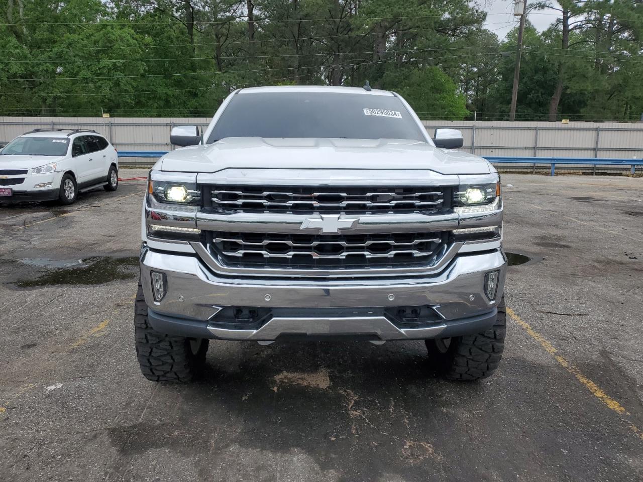 Photo 4 VIN: 3GCUKSEC8JG361080 - CHEVROLET SILVERADO 