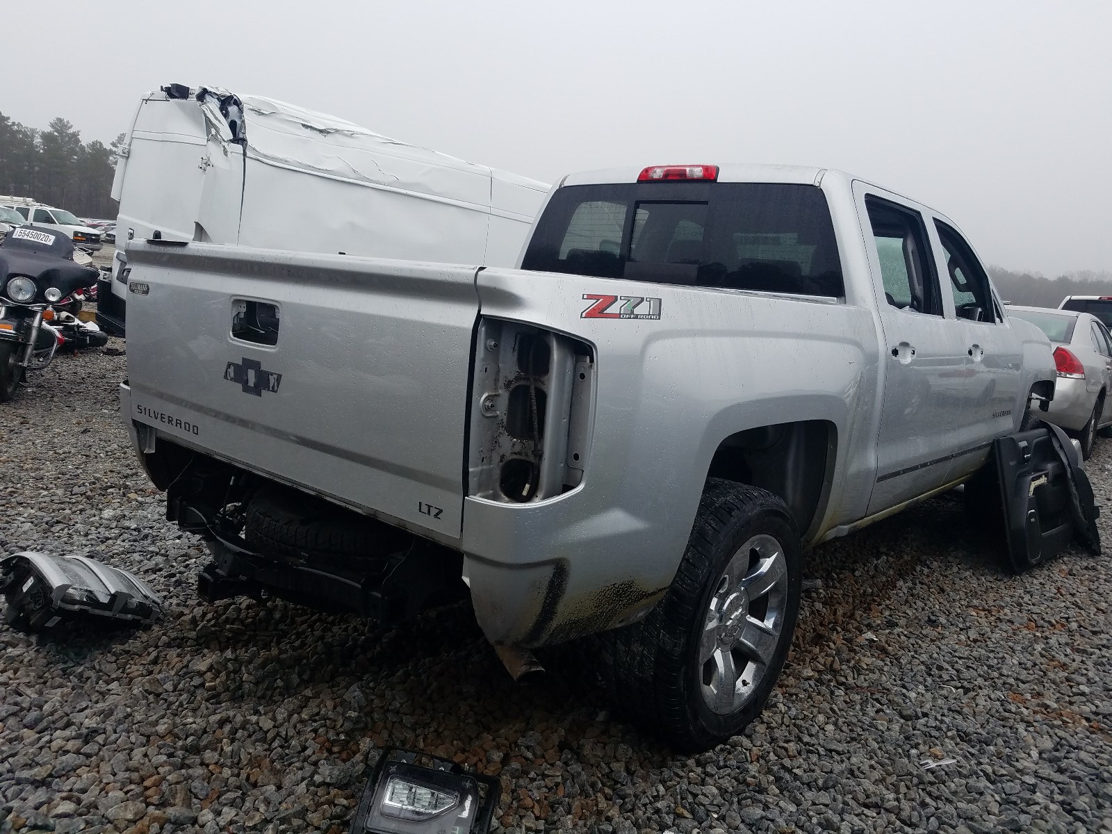 Photo 3 VIN: 3GCUKSEC9JG426194 - CHEVROLET SILVERADO 