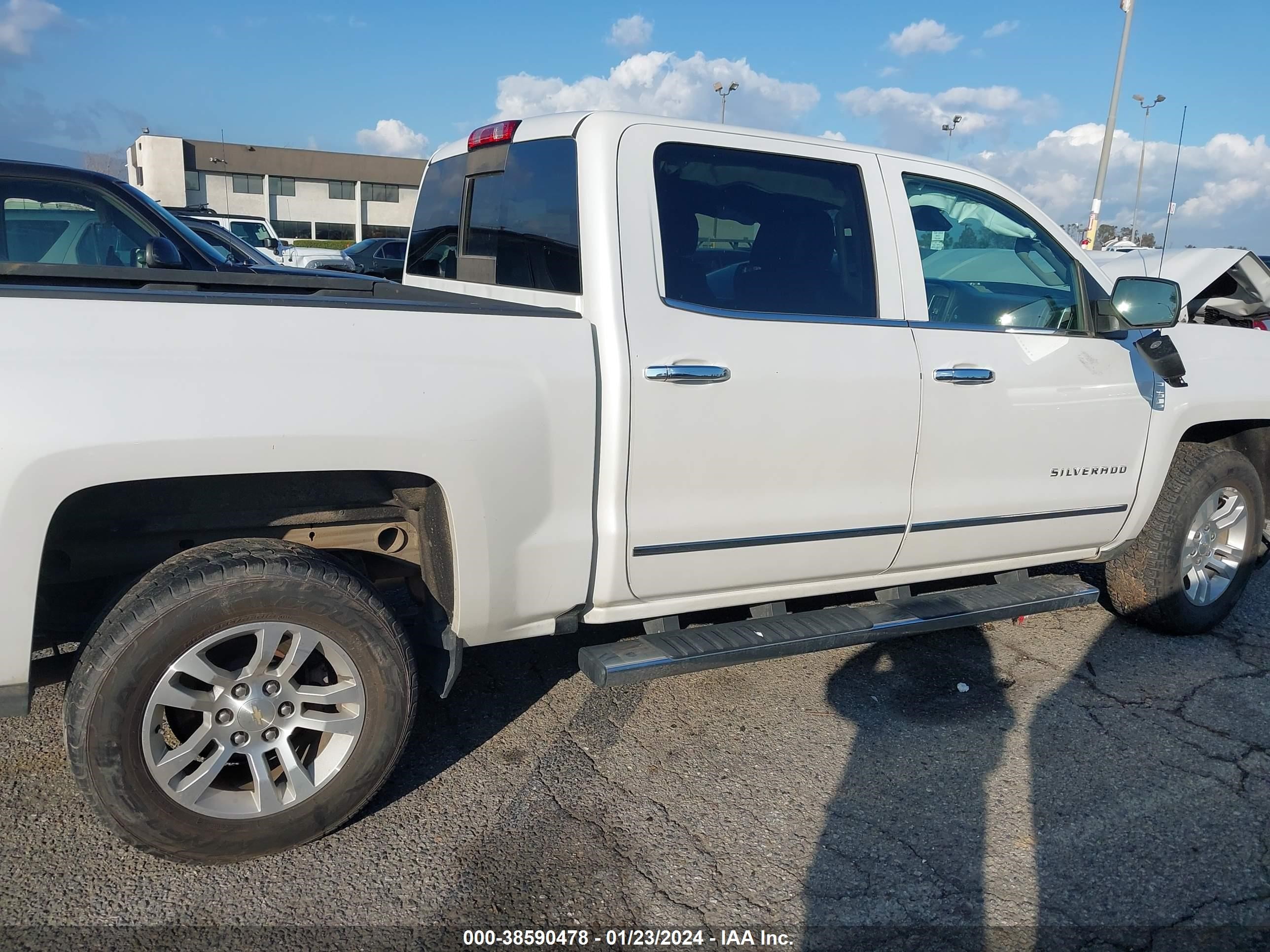 Photo 13 VIN: 3GCUKSEC9JG509592 - CHEVROLET SILVERADO 