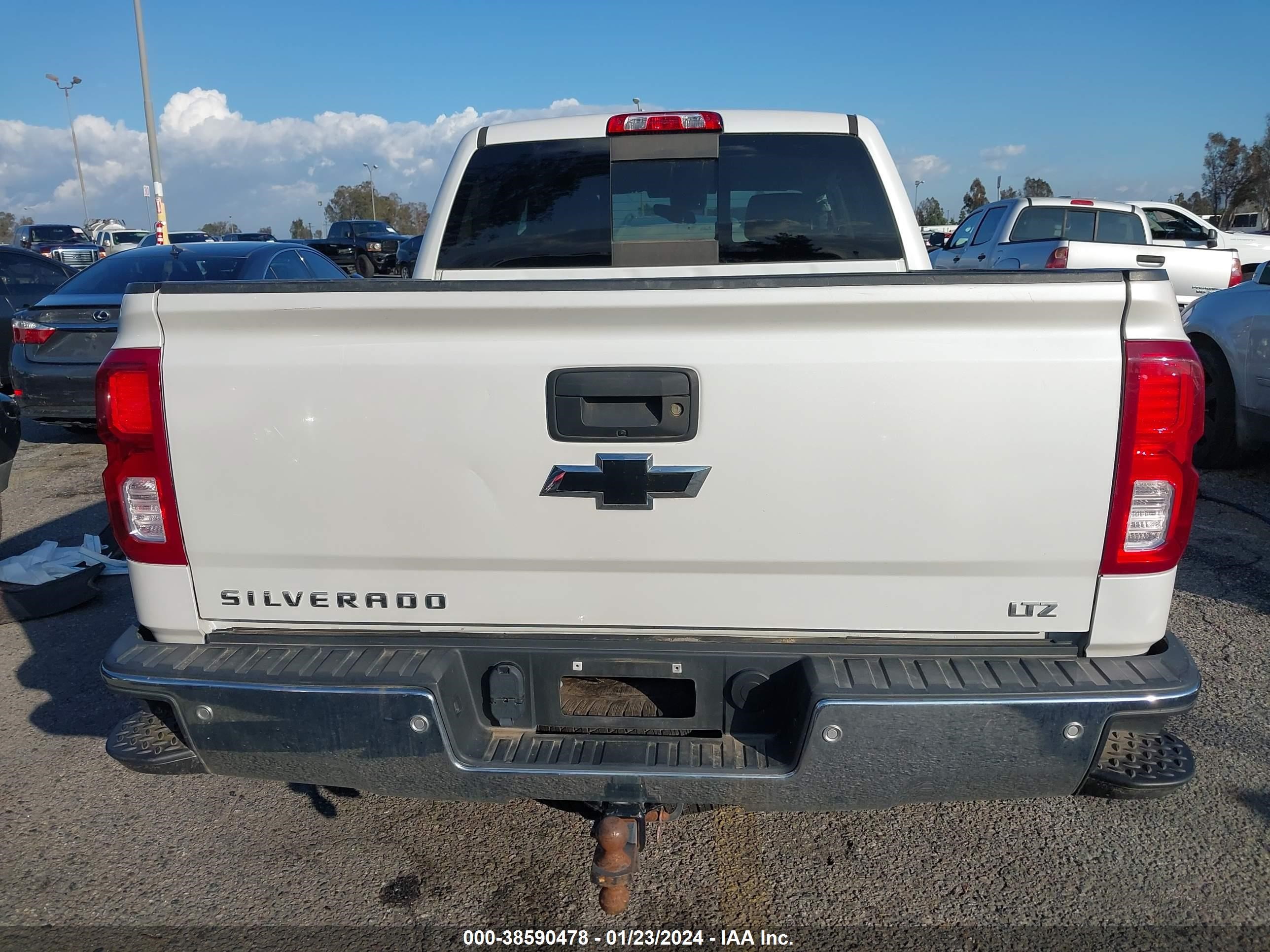 Photo 16 VIN: 3GCUKSEC9JG509592 - CHEVROLET SILVERADO 