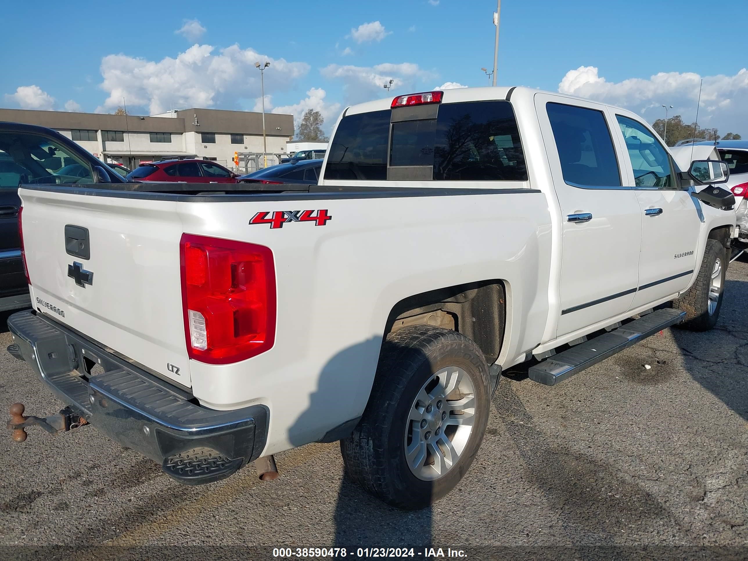 Photo 3 VIN: 3GCUKSEC9JG509592 - CHEVROLET SILVERADO 