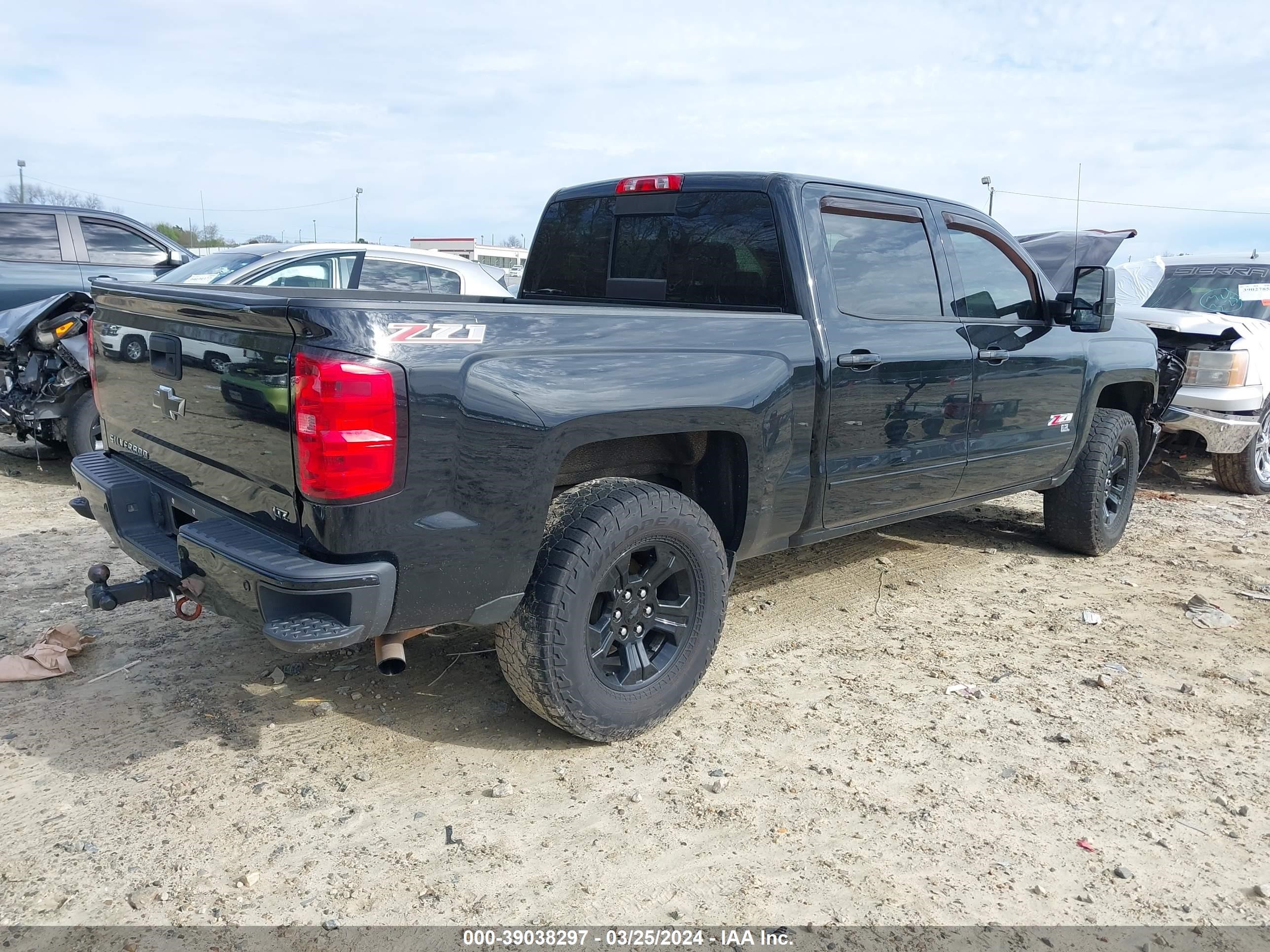 Photo 3 VIN: 3GCUKSEJ2FG372081 - CHEVROLET SILVERADO 