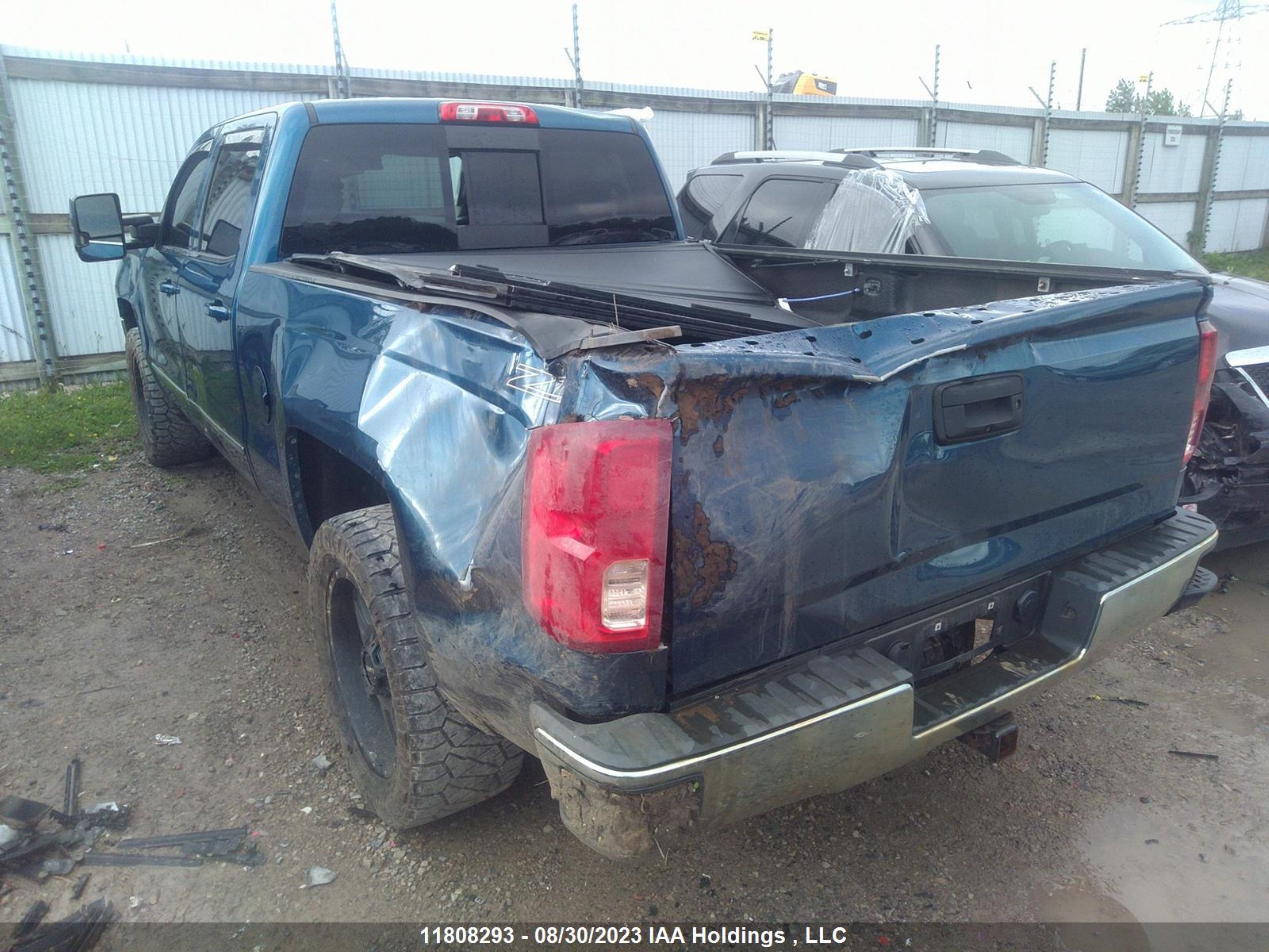 Photo 5 VIN: 3GCUKSEJ2JG397748 - CHEVROLET SILVERADO 