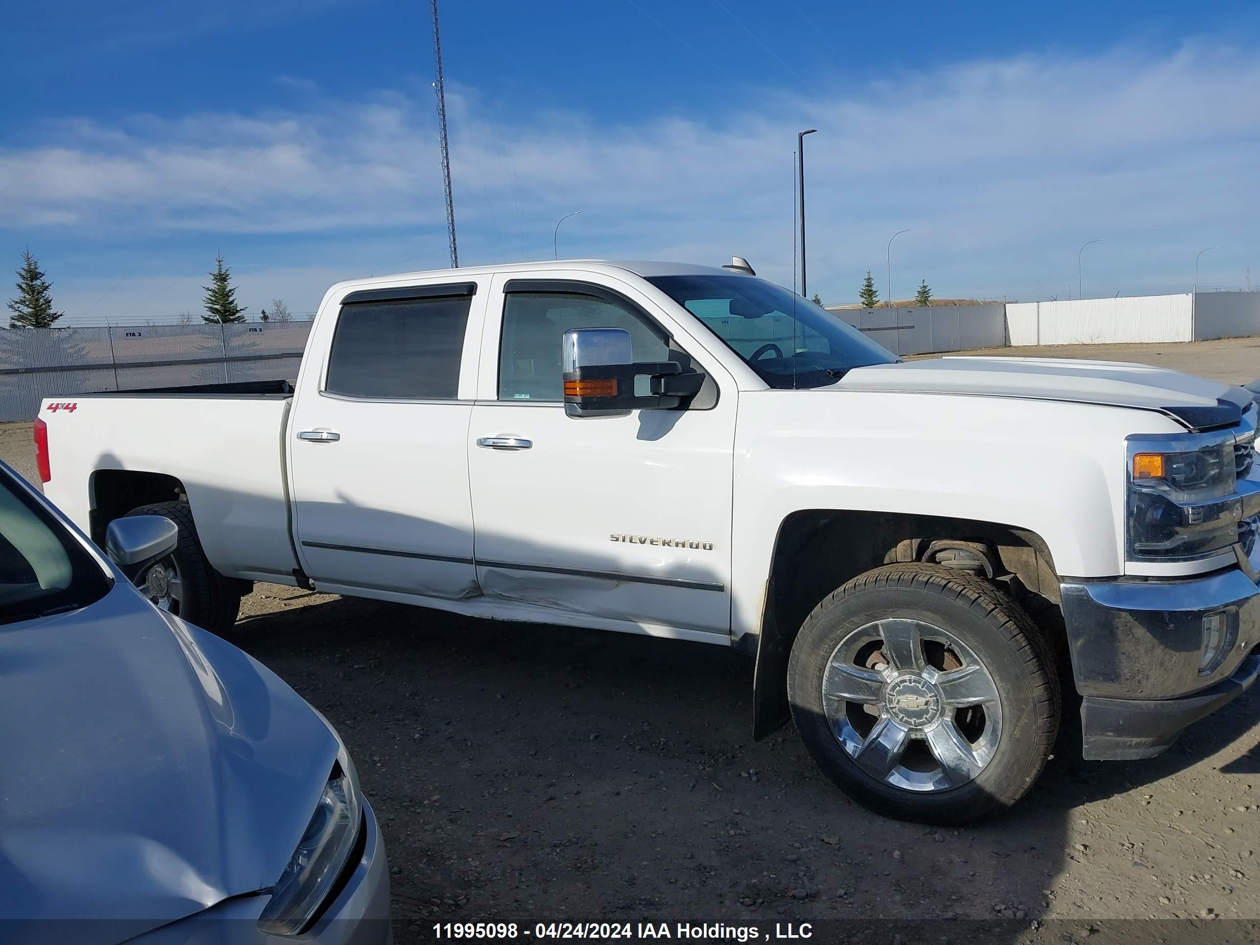 Photo 13 VIN: 3GCUKSEJ4JG287350 - CHEVROLET SILVERADO 