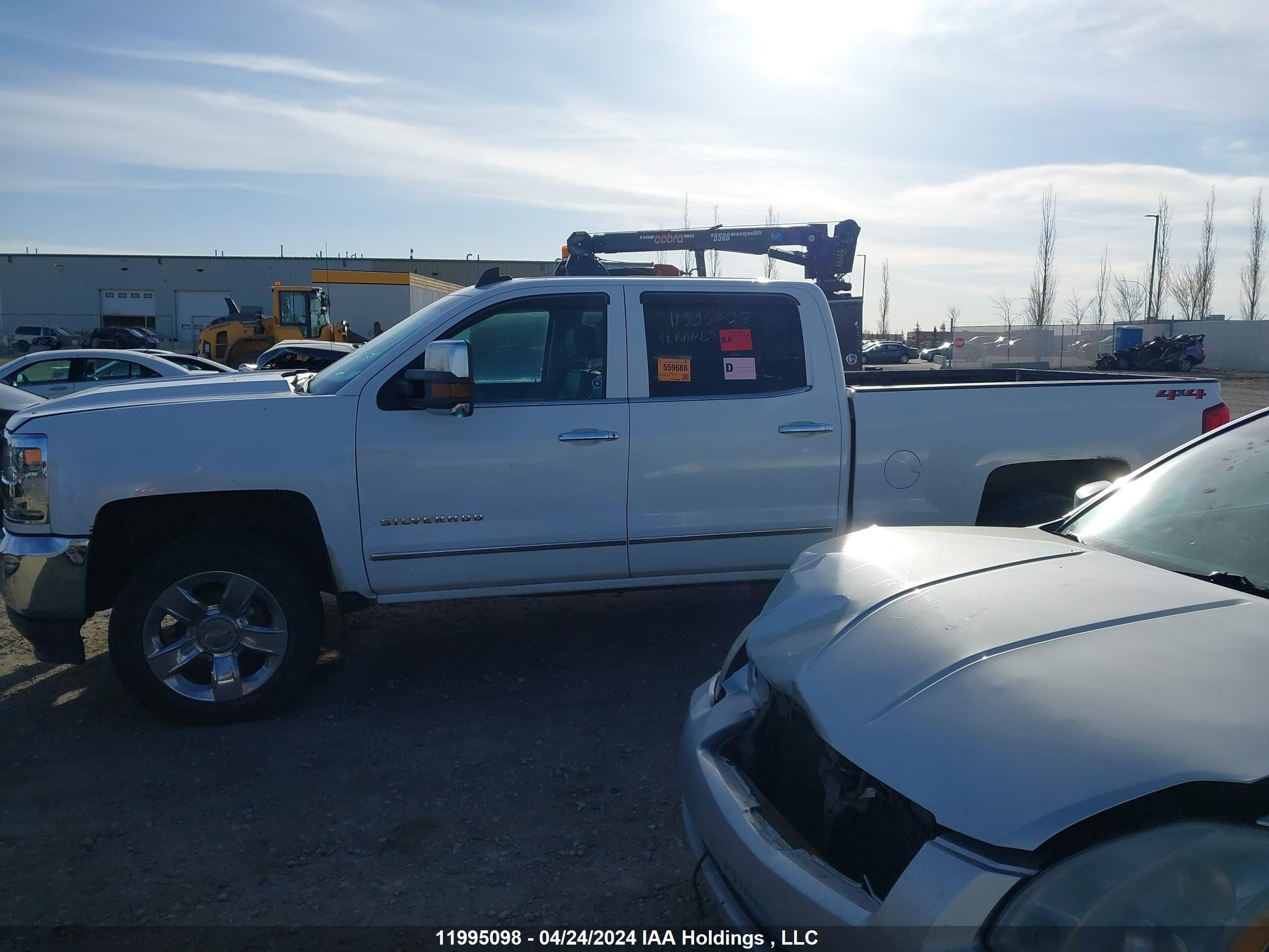 Photo 14 VIN: 3GCUKSEJ4JG287350 - CHEVROLET SILVERADO 